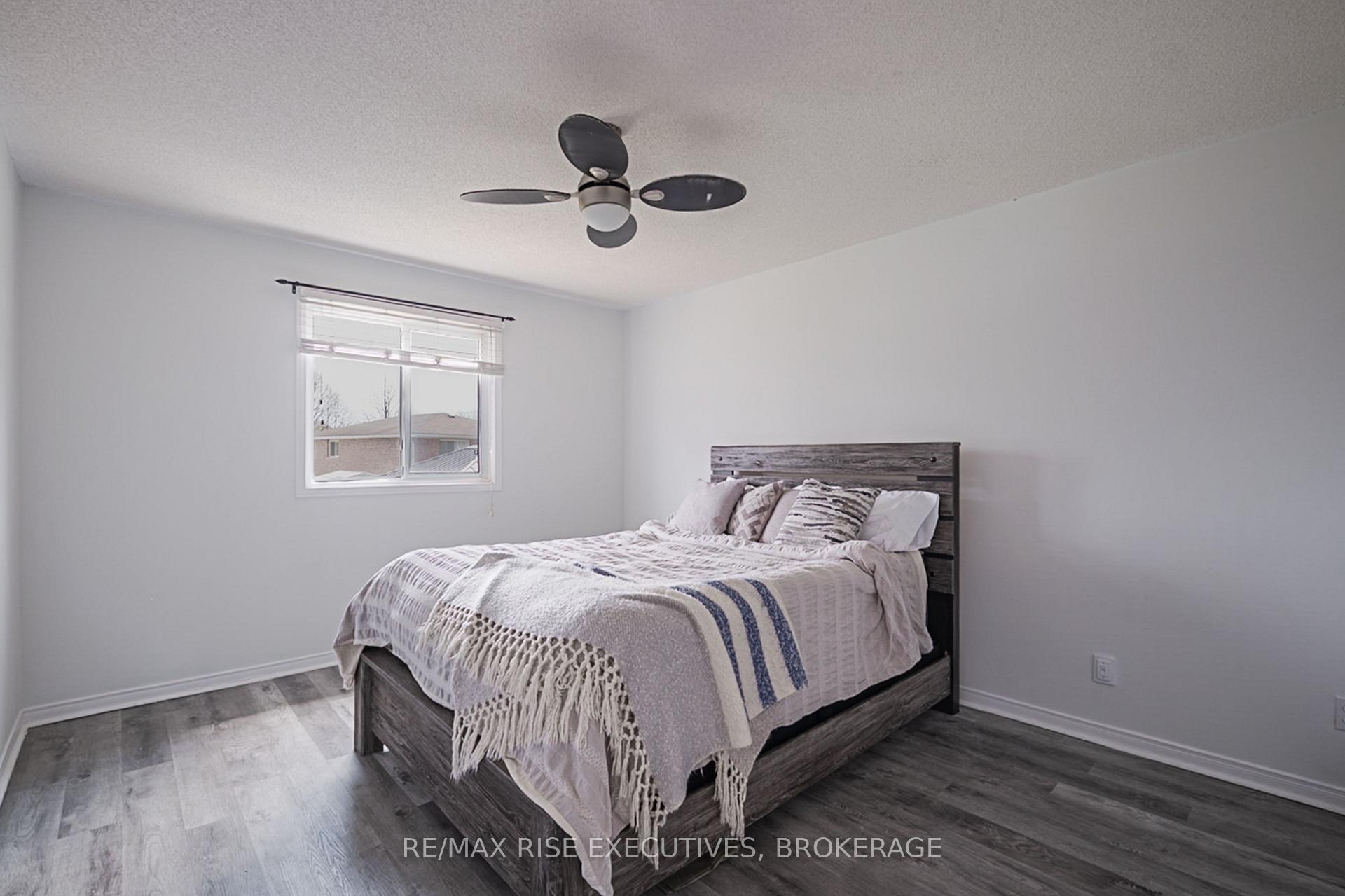 Photo 19 of 663 Barnsley Crescent E, Kingston, City Southwest — HOMEH