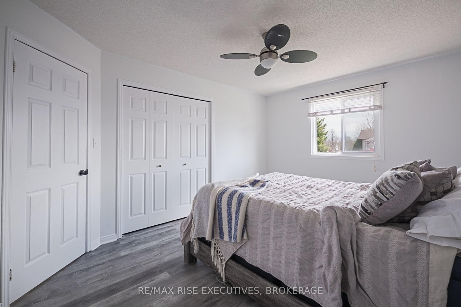 Photo 12 of 663 Barnsley Crescent E, Kingston, City Southwest — HOMEH