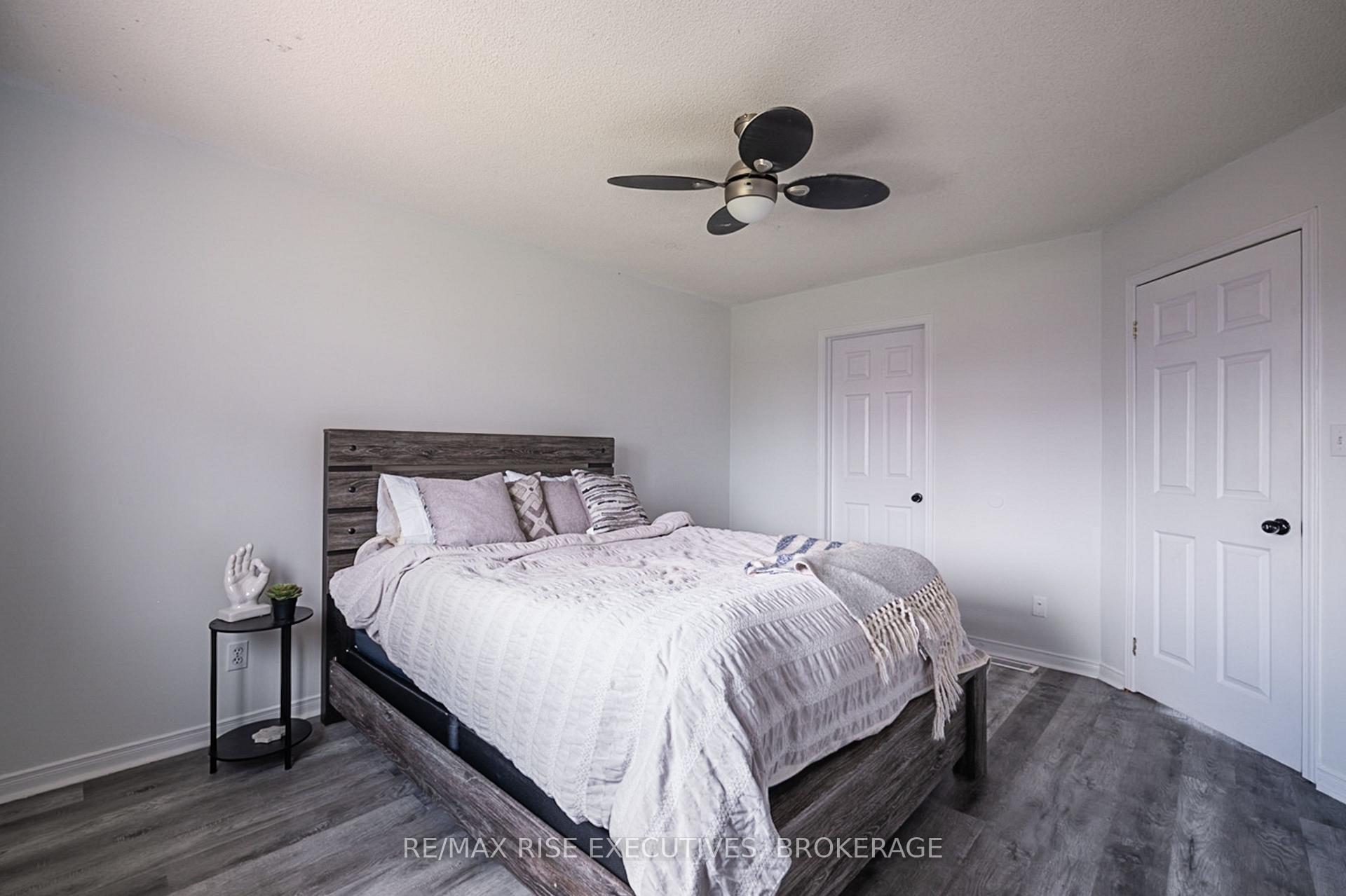 Photo 20 of 663 Barnsley Crescent E, Kingston, City Southwest — HOMEH