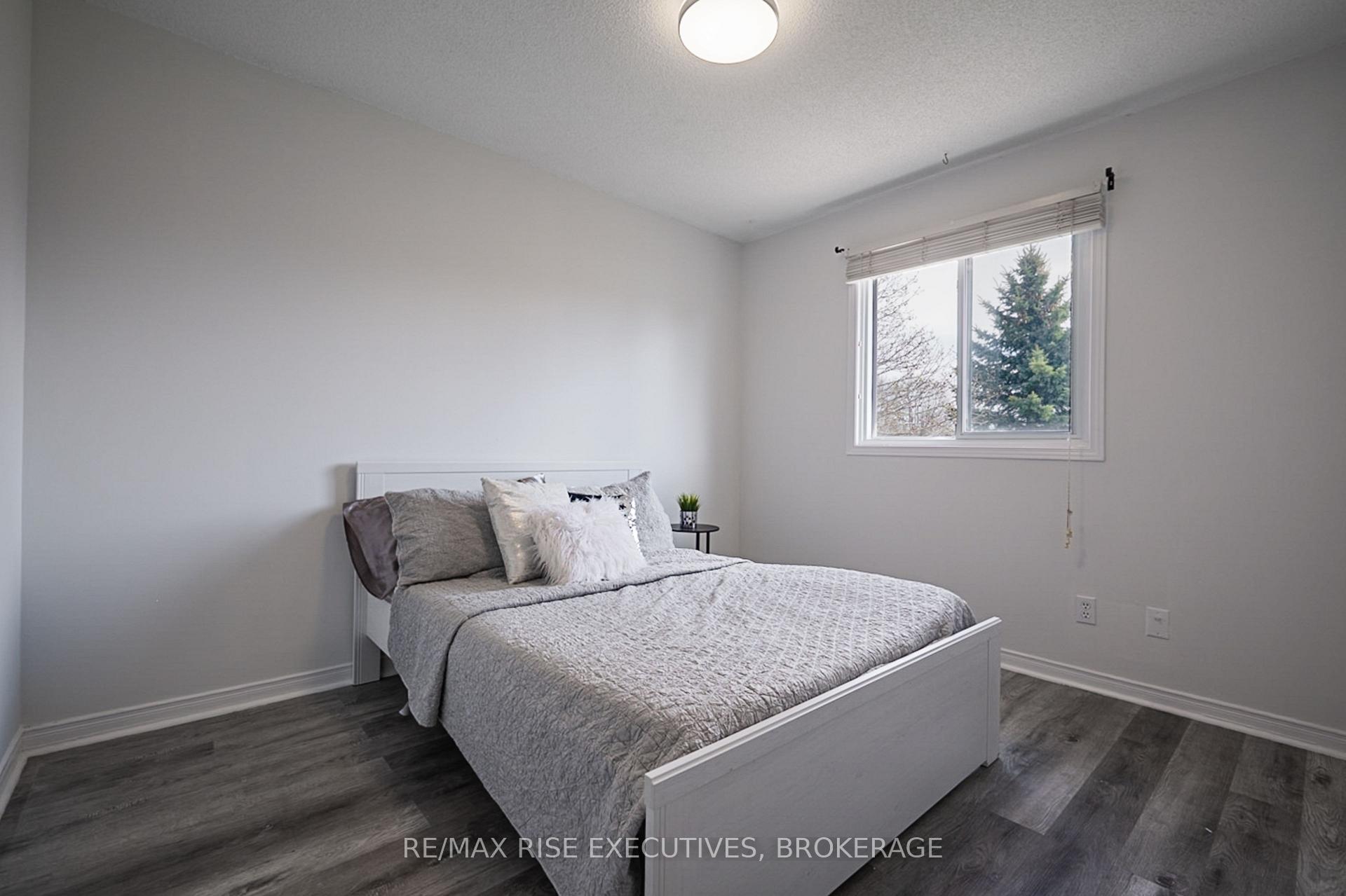 Photo 18 of 663 Barnsley Crescent E, Kingston, City Southwest — HOMEH