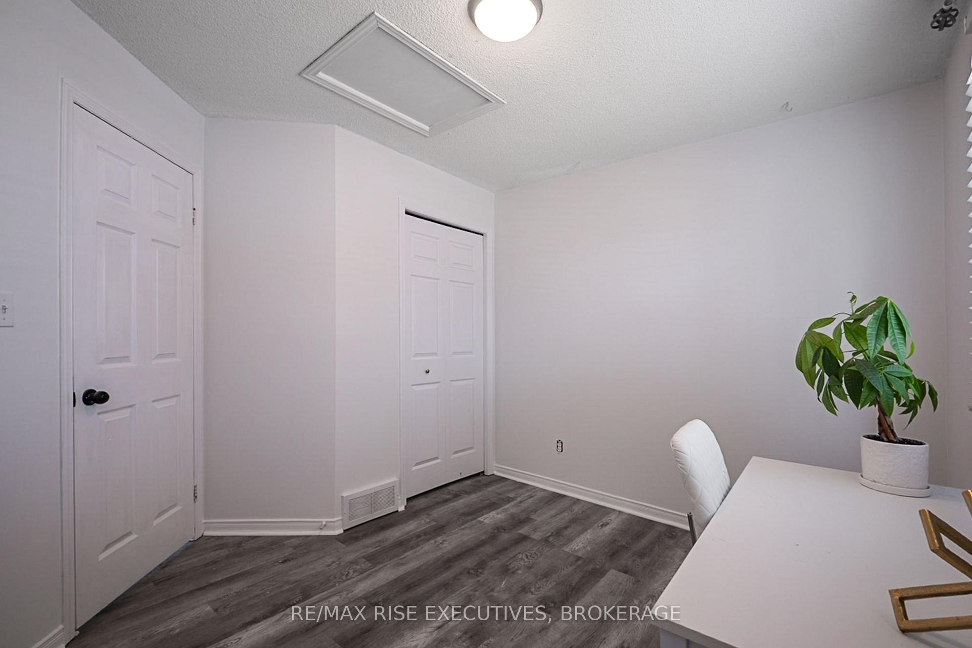 Photo 26 of 663 Barnsley Crescent E, Kingston, City Southwest — HOMEH