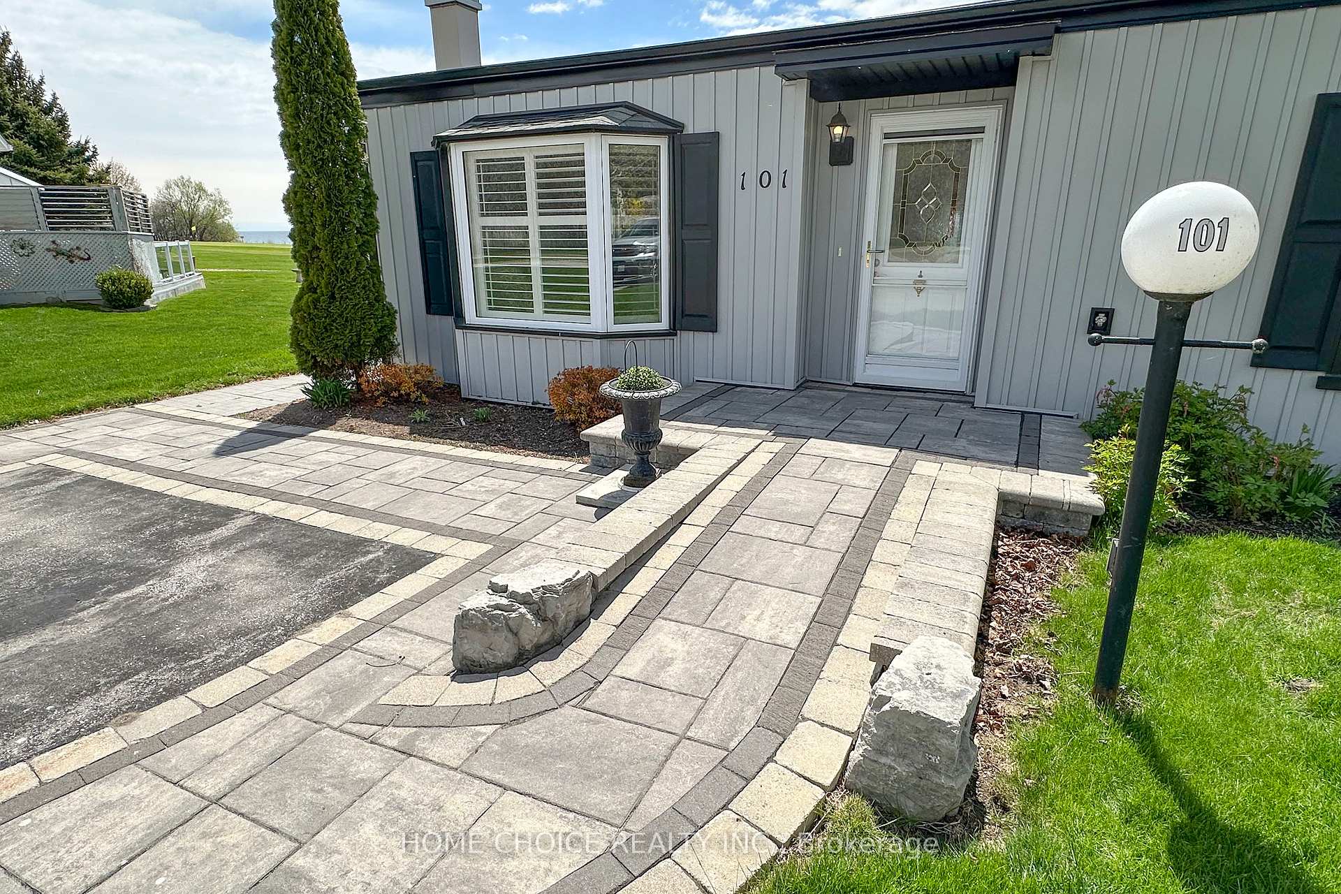 Photo 3 of 101 The Cove Road, Clarington, Newcastle — HOMEH