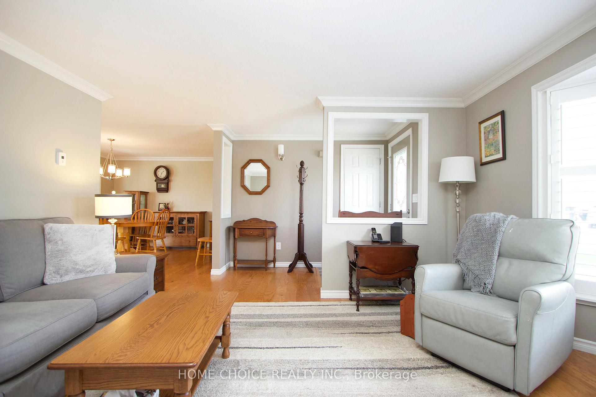 Photo 4 of 101 The Cove Road, Clarington, Newcastle — HOMEH