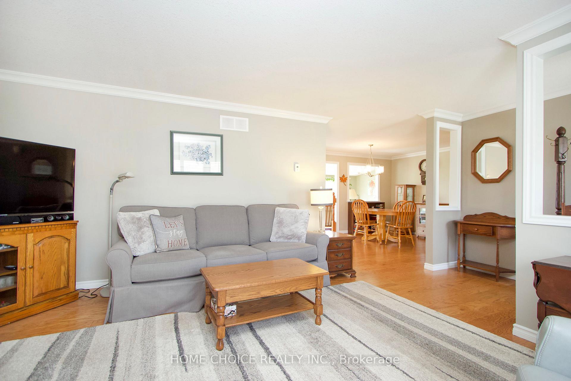 Photo 7 of 101 The Cove Road, Clarington, Newcastle — HOMEH