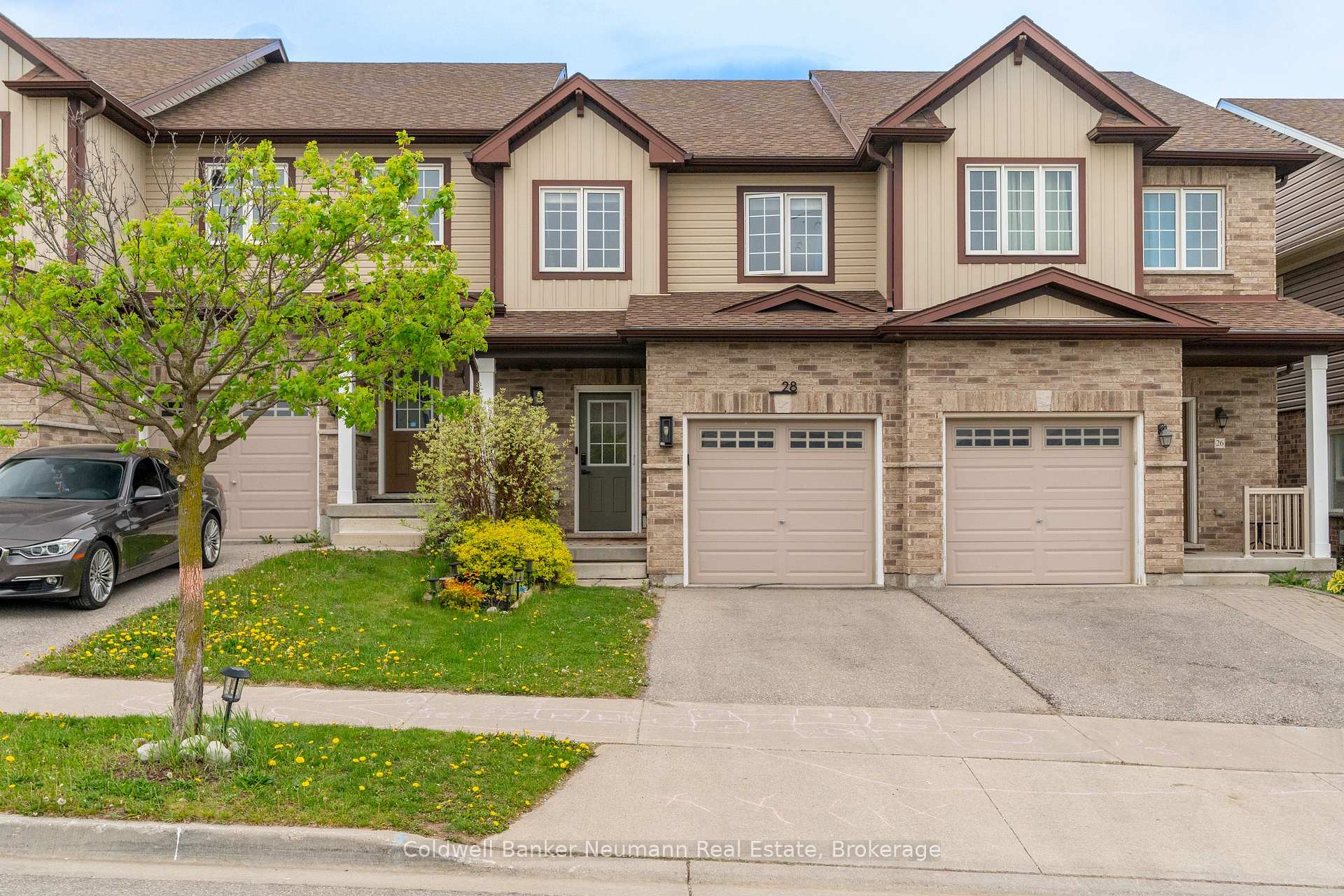 Photo 1 of 28 Renfrew Street, Kitchener — HOMEH