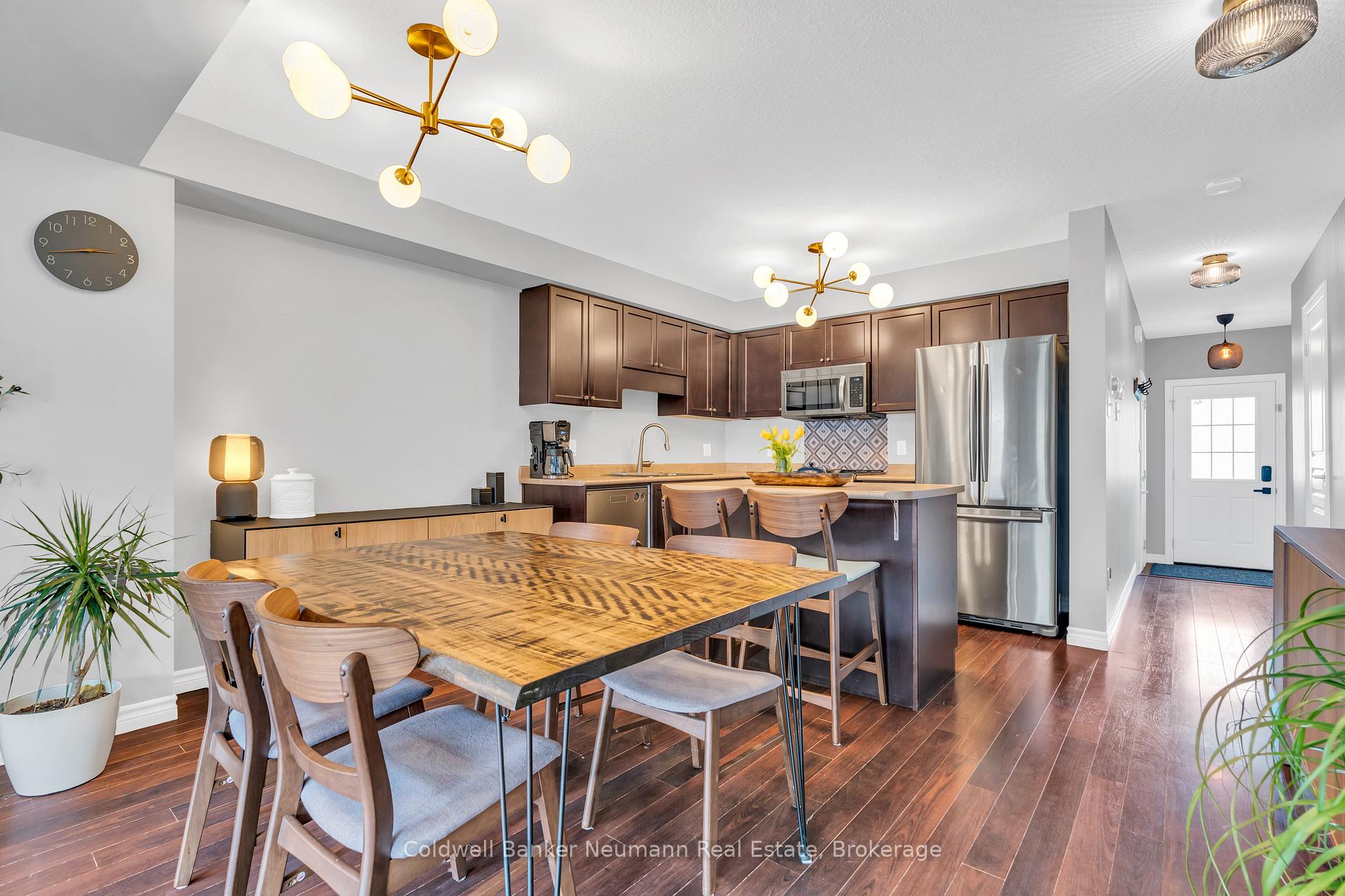 Photo 3 of 28 Renfrew Street, Kitchener — HOMEH