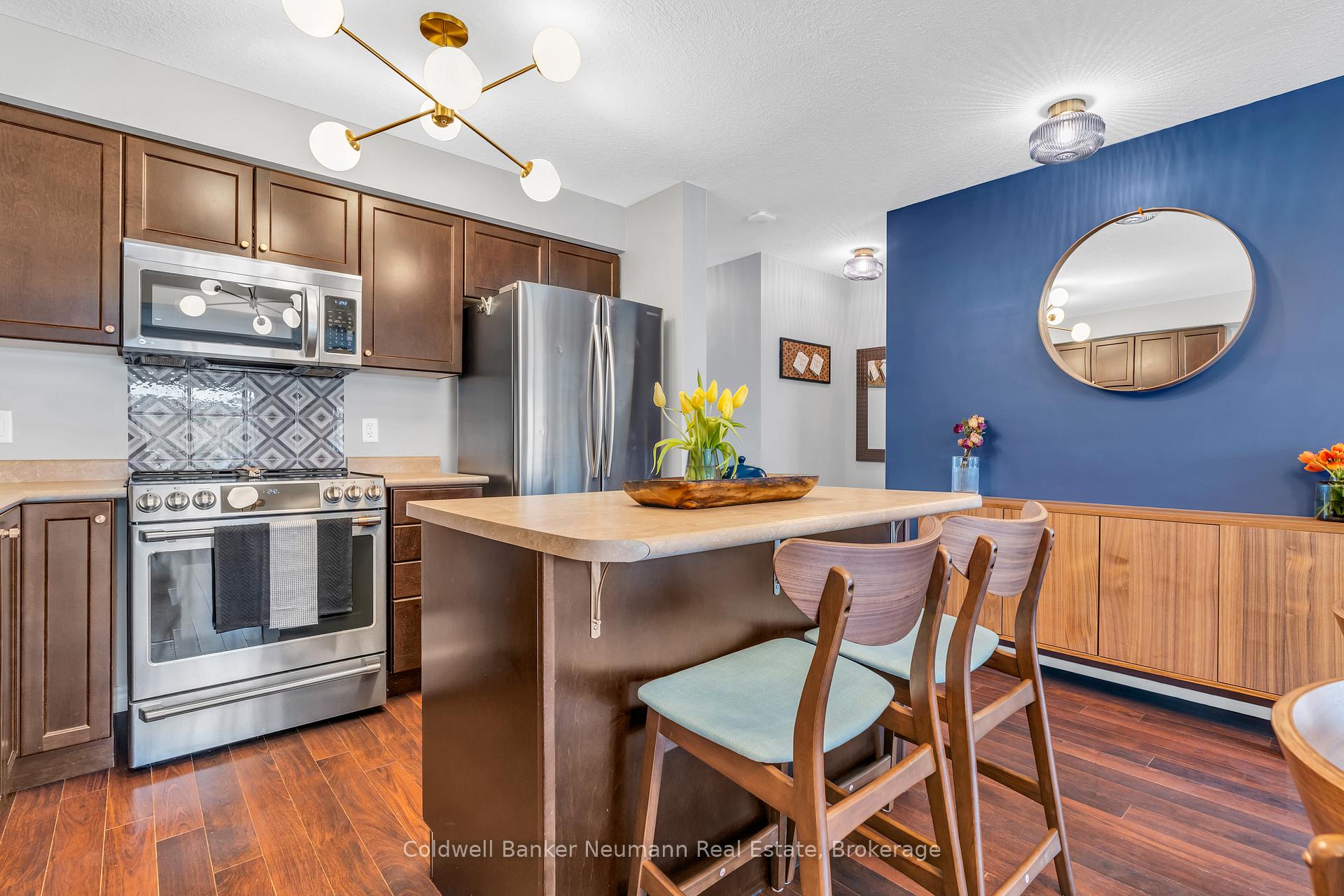 Photo 4 of 28 Renfrew Street, Kitchener — HOMEH