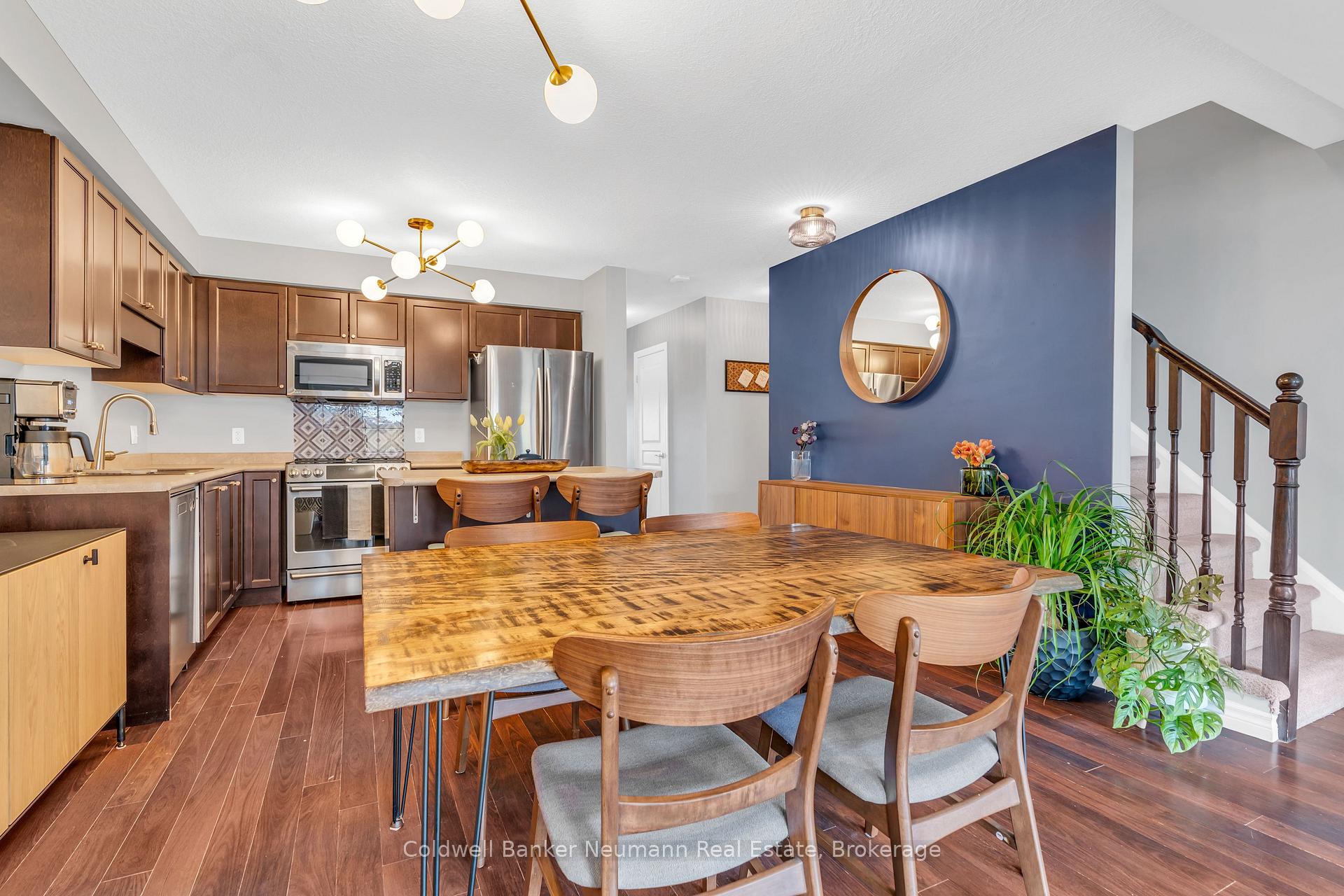 Photo 5 of 28 Renfrew Street, Kitchener — HOMEH
