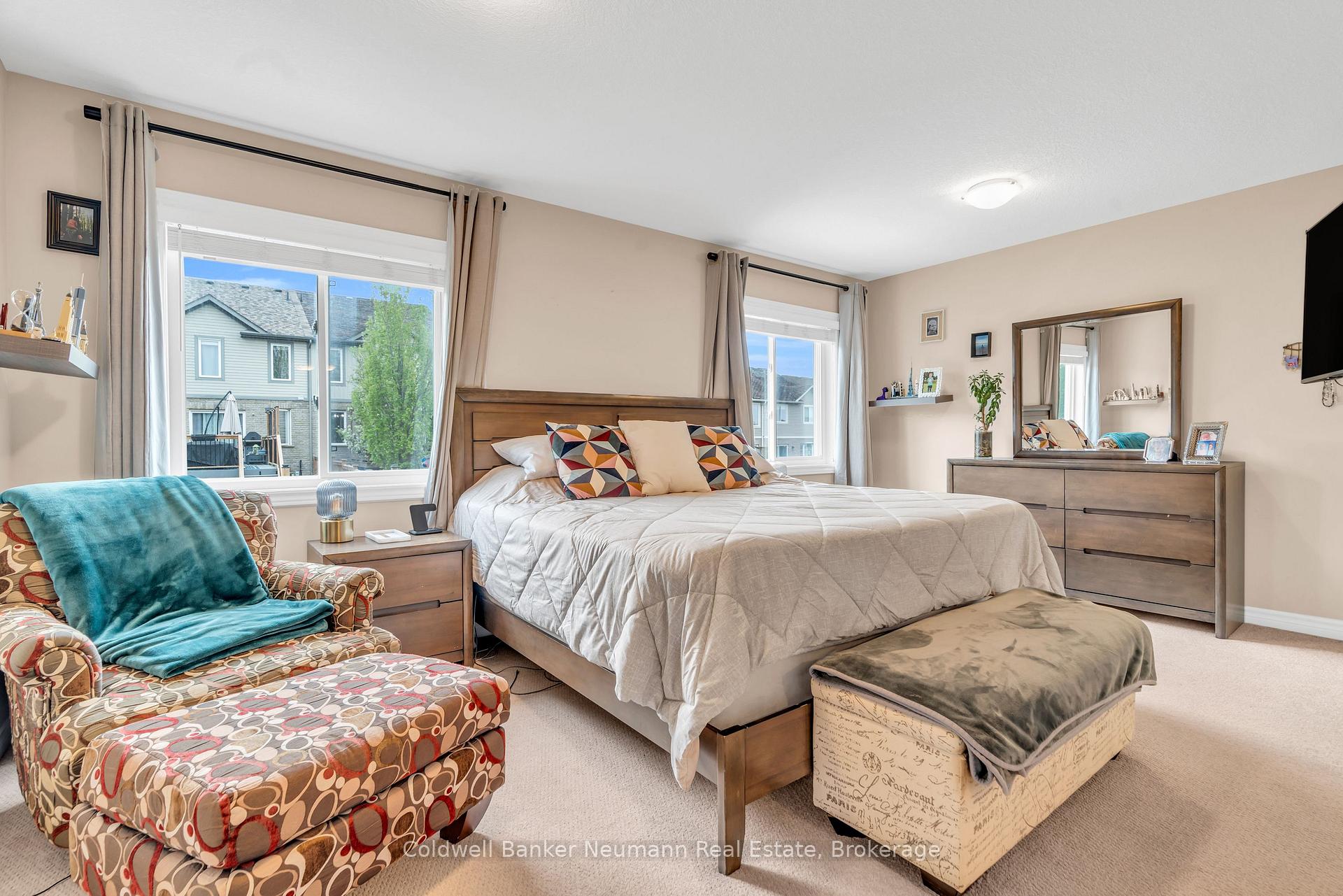 Photo 11 of 28 Renfrew Street, Kitchener — HOMEH