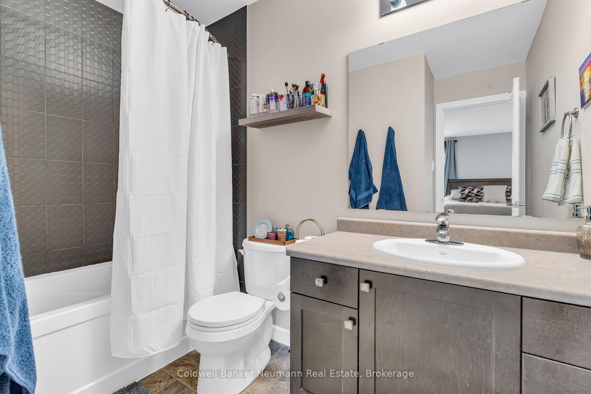 Photo 18 of 28 Renfrew Street, Kitchener — HOMEH