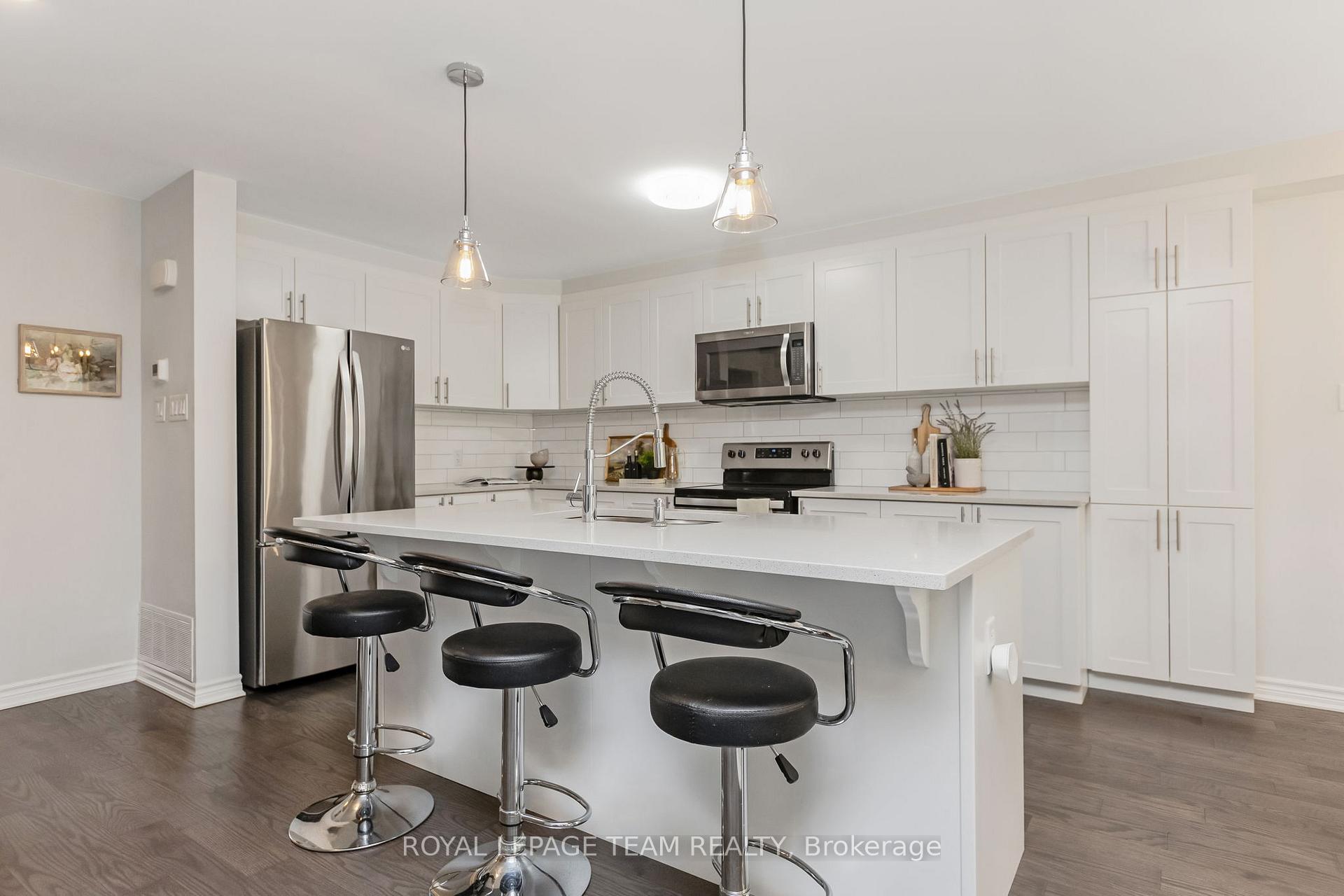 Photo 6 of 523 Parade Drive, Ottawa, Stittsville (South) — HOMEH
