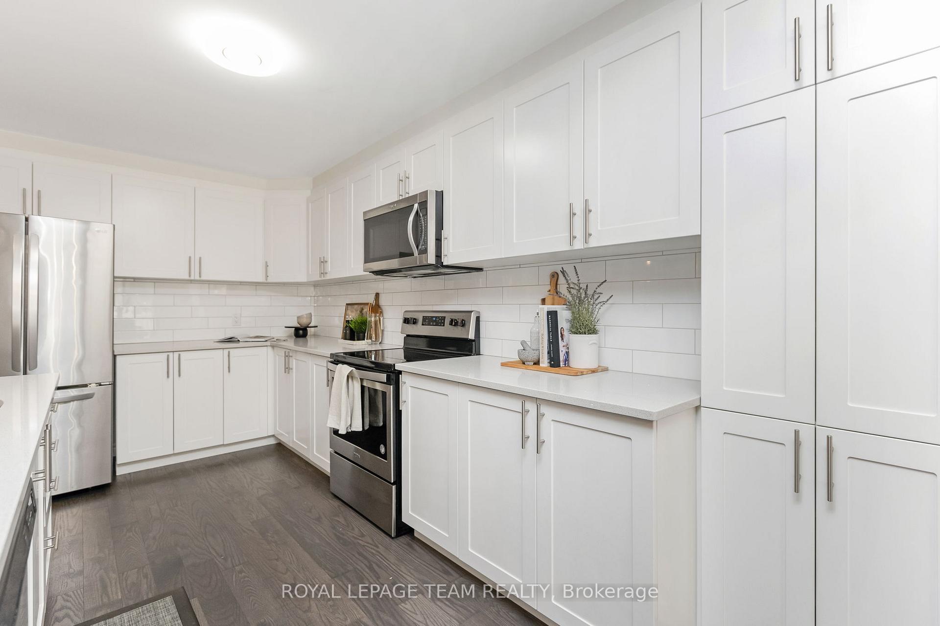 Photo 15 of 523 Parade Drive, Ottawa, Stittsville (South) — HOMEH