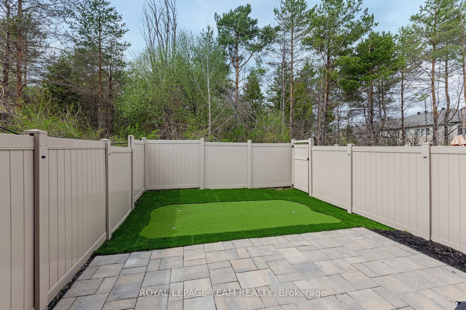 Photo 34 of 523 Parade Drive, Ottawa, Stittsville (South) — HOMEH