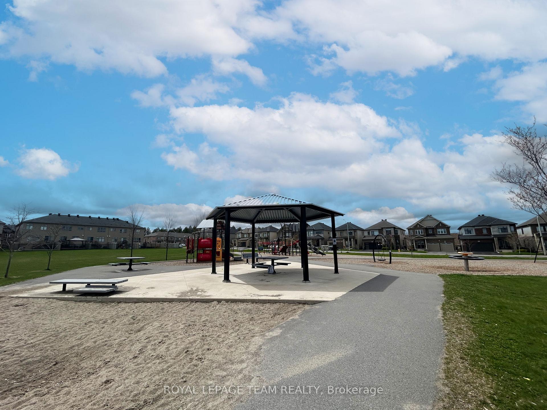 Photo 36 of 523 Parade Drive, Ottawa, Stittsville (South) — HOMEH