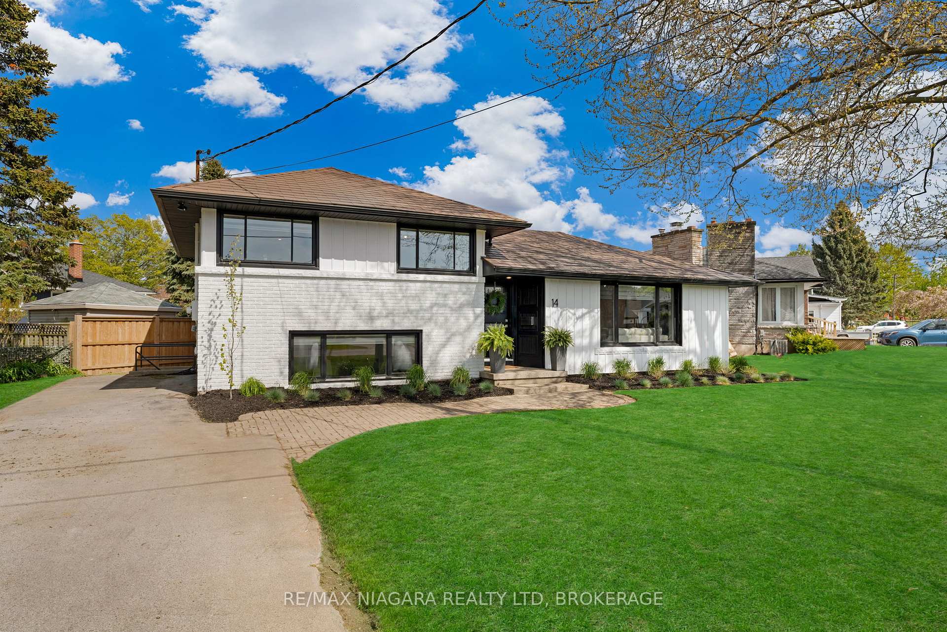 Photo 3 of 14 Mackie Street, St. Catharines, Port Dalhousie — HOMEH
