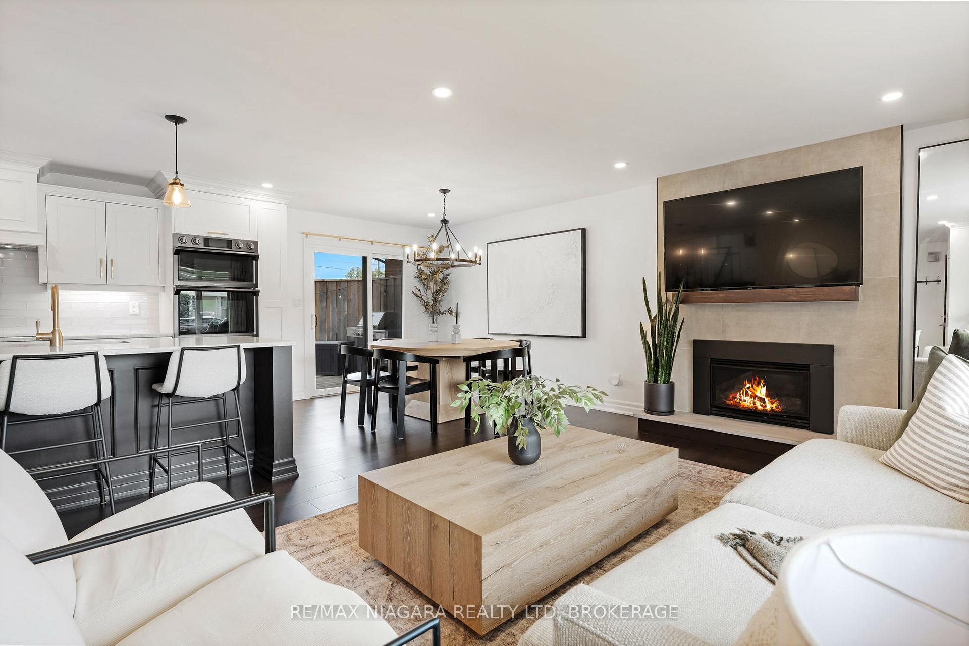Photo 4 of 14 Mackie Street, St. Catharines, Port Dalhousie — HOMEH