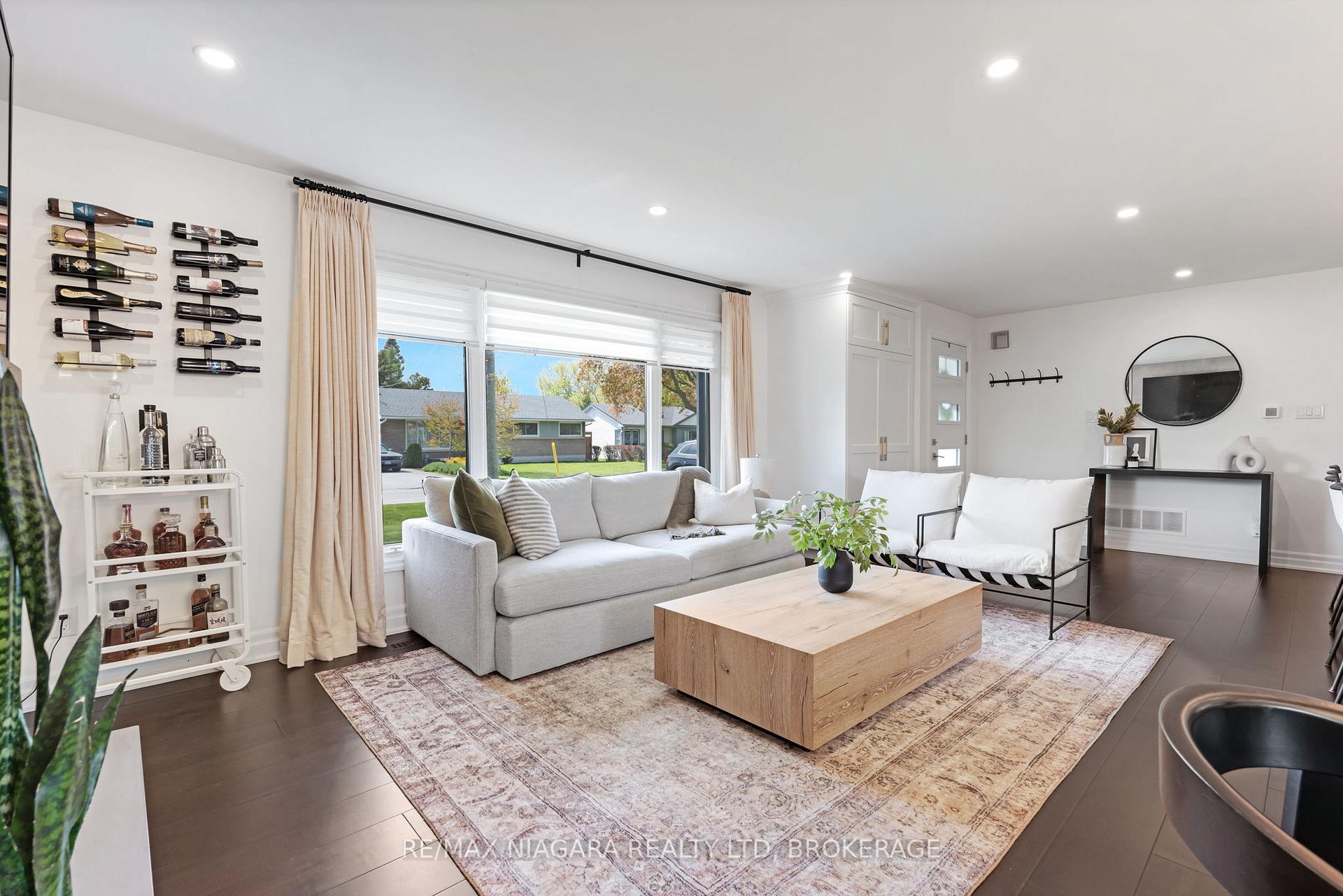 Photo 5 of 14 Mackie Street, St. Catharines, Port Dalhousie — HOMEH
