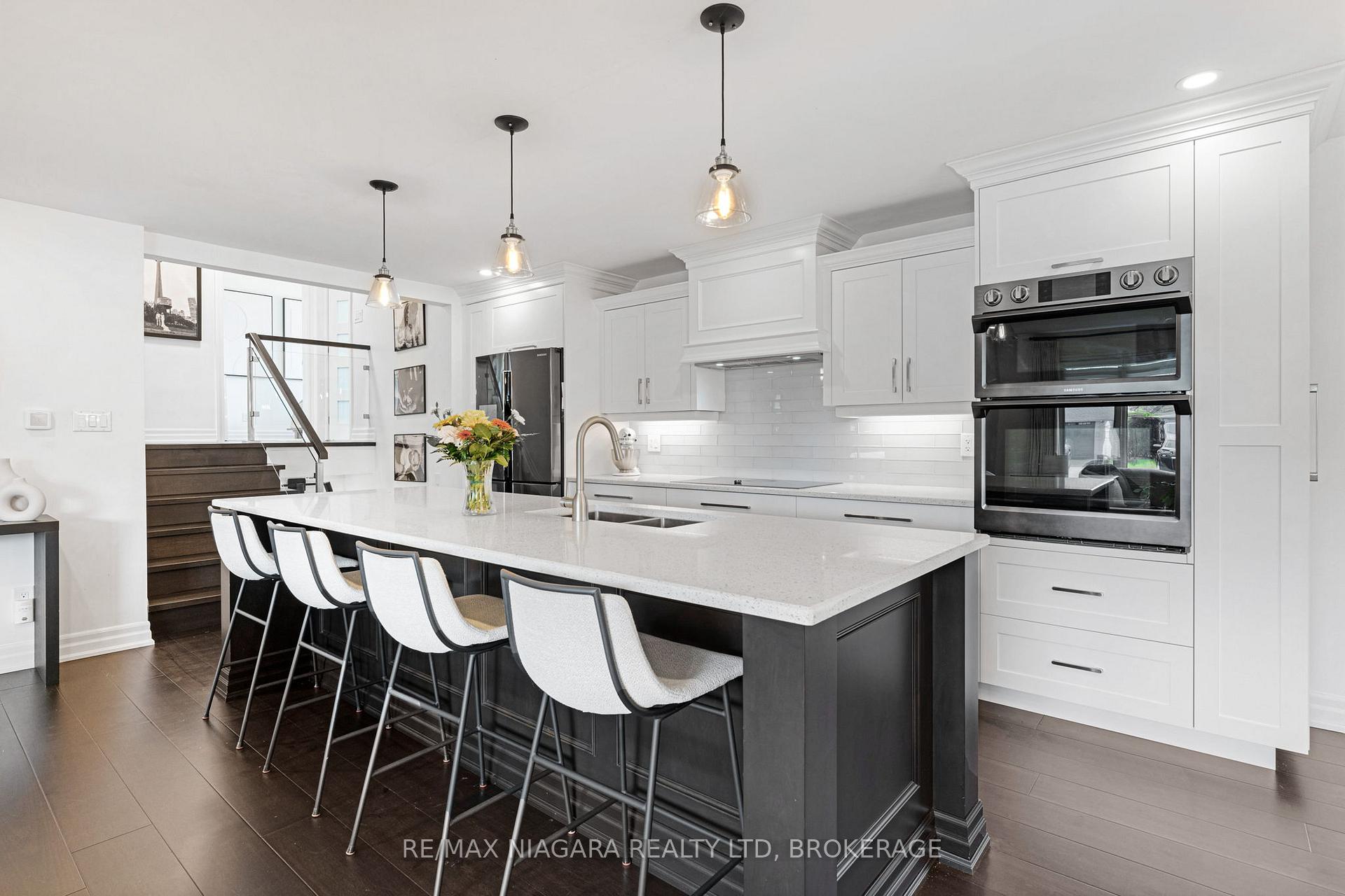 Photo 10 of 14 Mackie Street, St. Catharines, Port Dalhousie — HOMEH