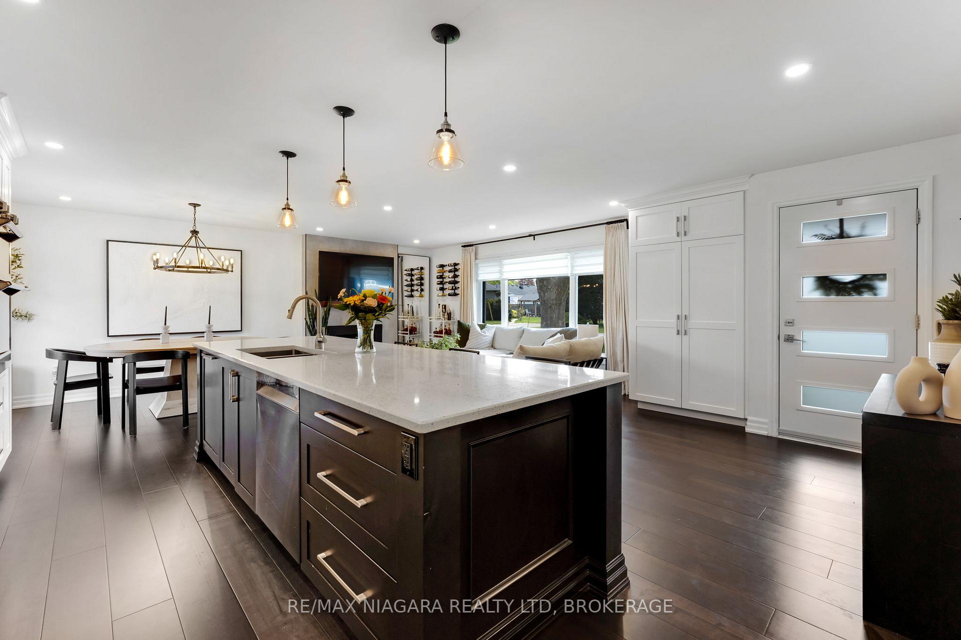 Photo 6 of 14 Mackie Street, St. Catharines, Port Dalhousie — HOMEH