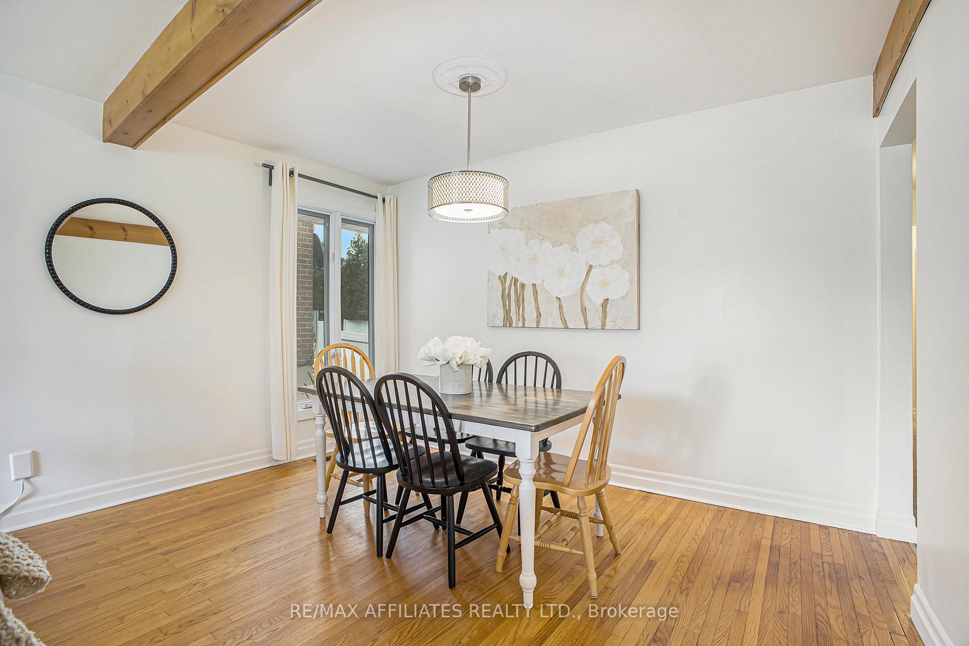 Photo 2 of 49 Gladstone Avenue, Smiths Falls — HOMEH