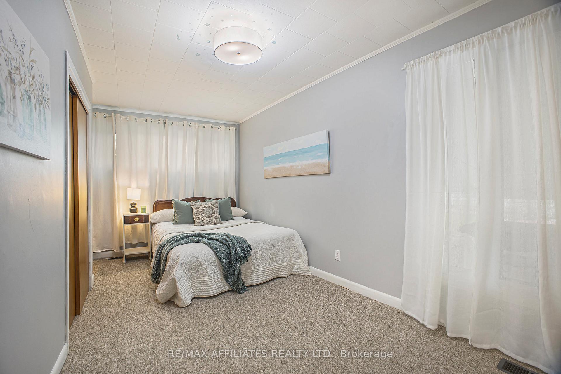 Photo 9 of 49 Gladstone Avenue, Smiths Falls — HOMEH