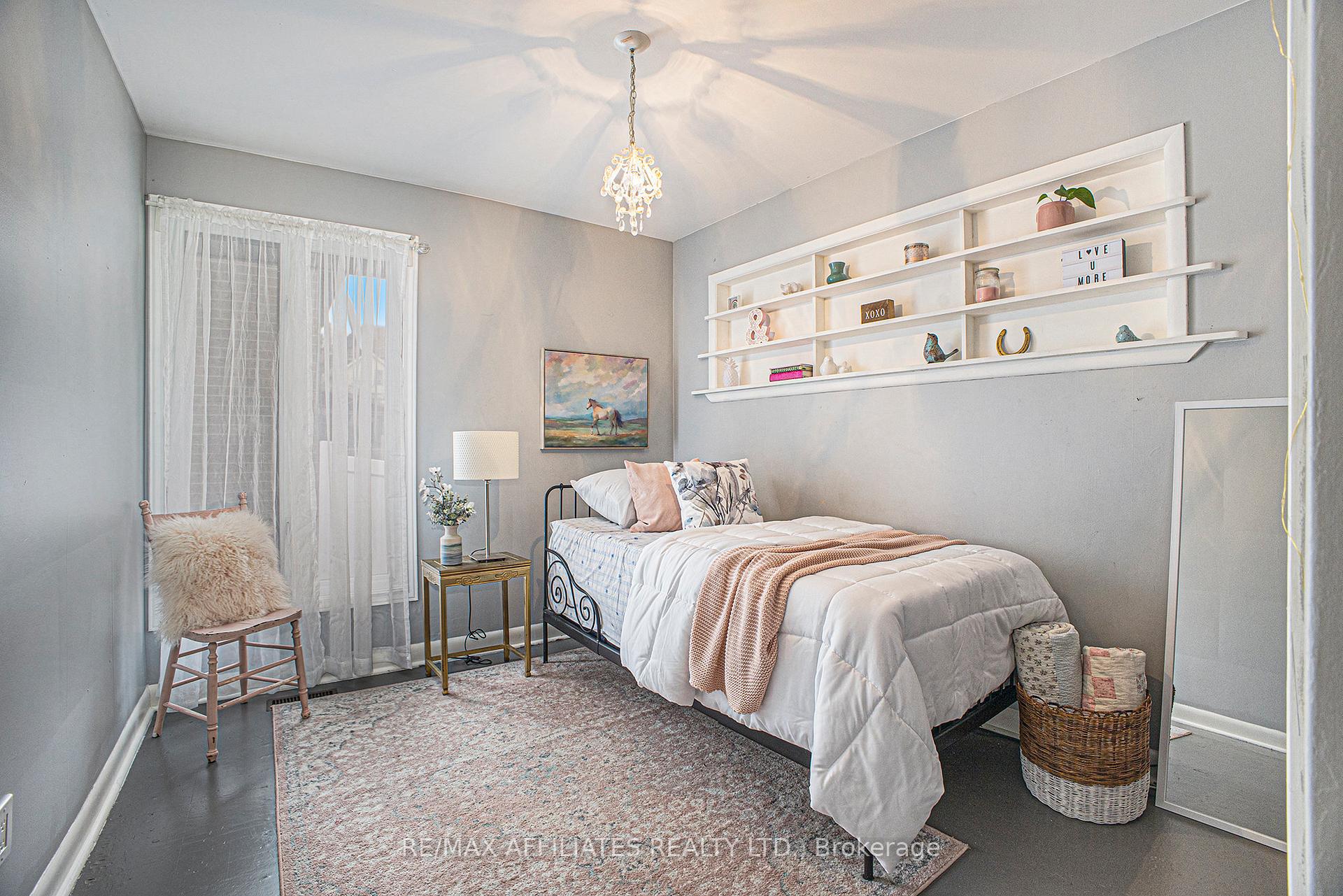 Photo 12 of 49 Gladstone Avenue, Smiths Falls — HOMEH