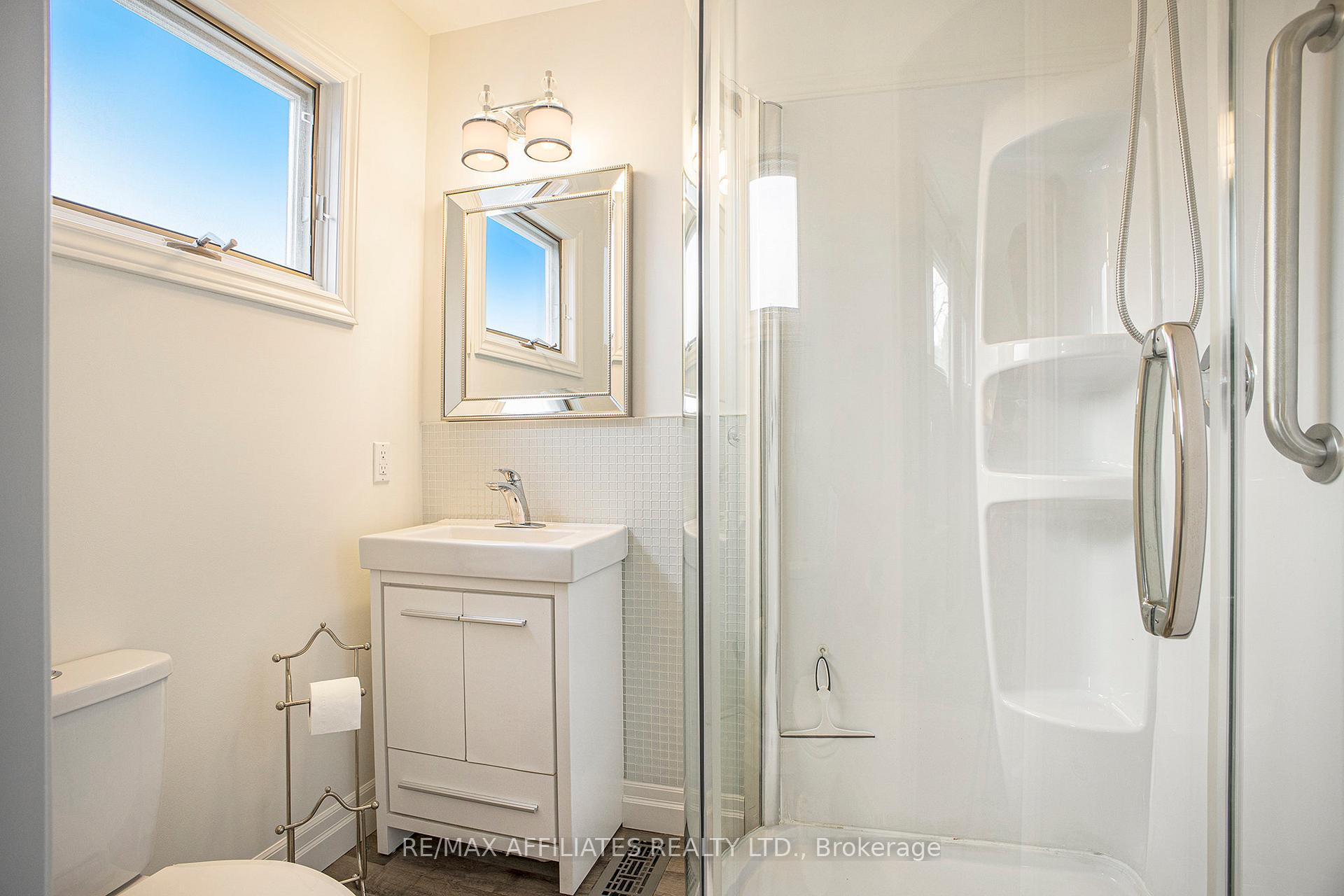 Photo 7 of 49 Gladstone Avenue, Smiths Falls — HOMEH