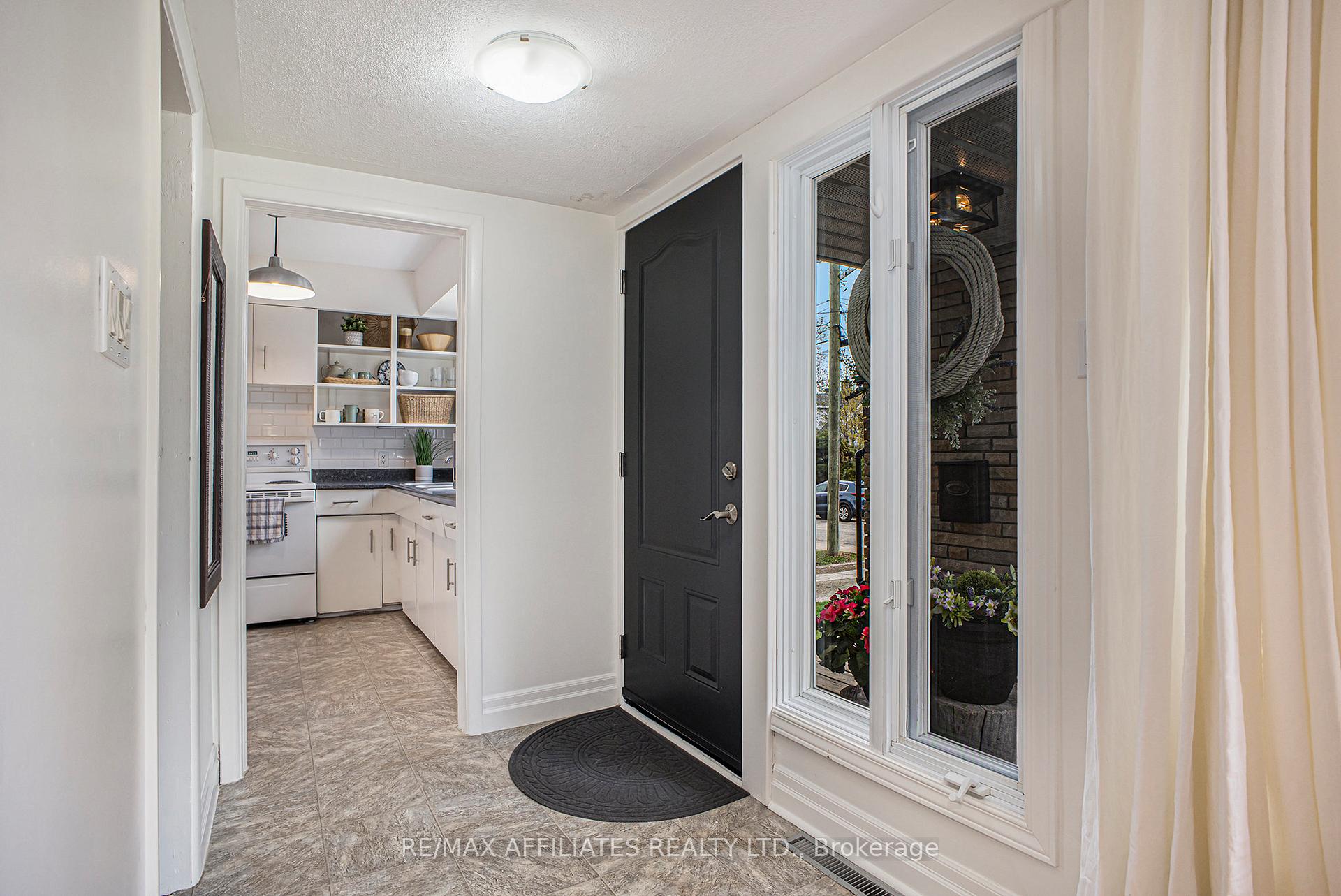 Photo 11 of 49 Gladstone Avenue, Smiths Falls — HOMEH