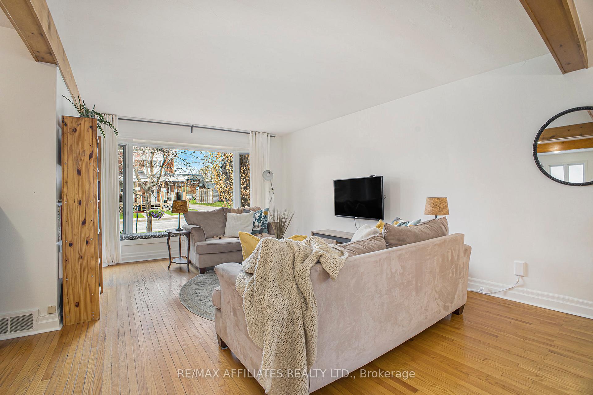 Photo 14 of 49 Gladstone Avenue, Smiths Falls — HOMEH