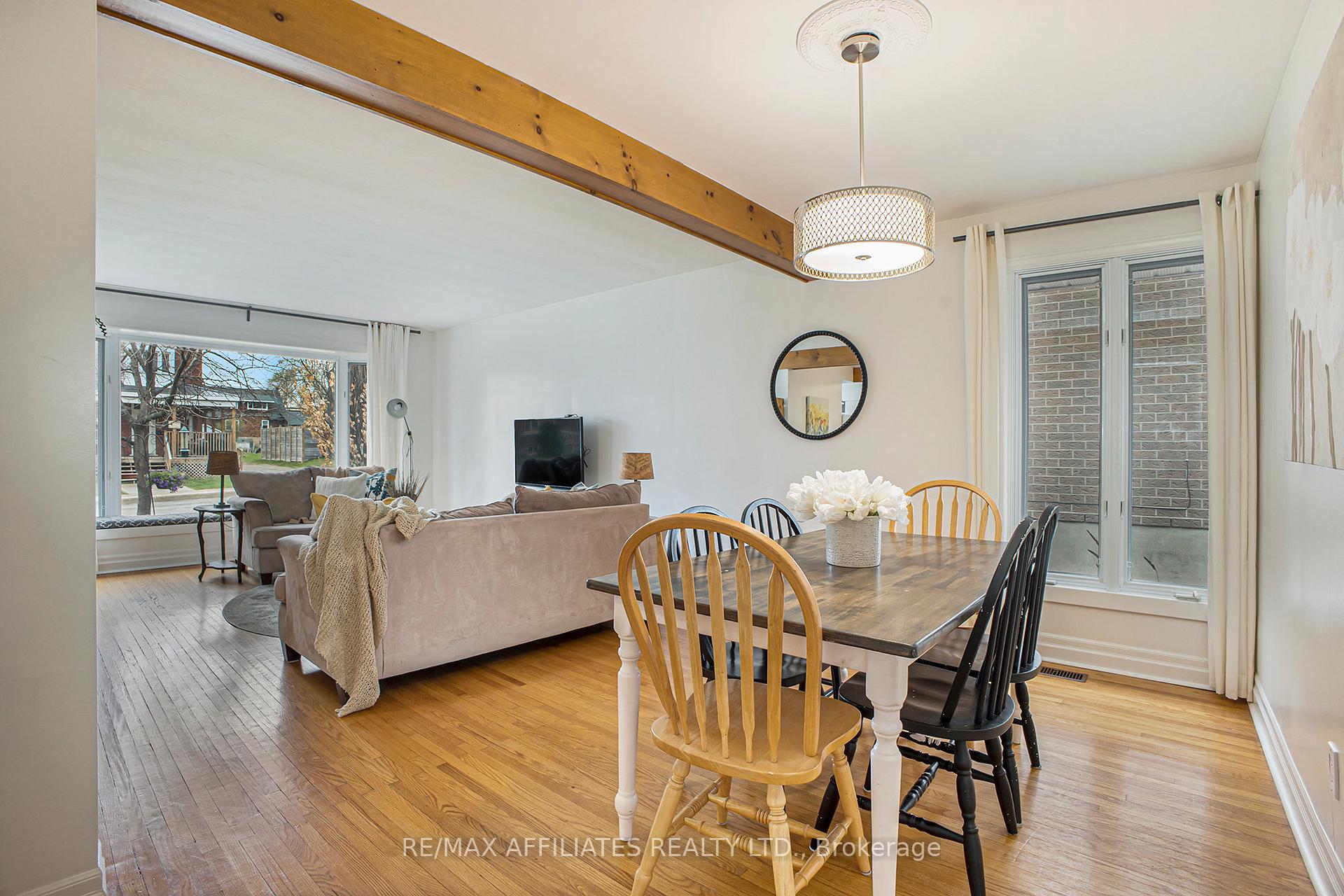 Photo 24 of 49 Gladstone Avenue, Smiths Falls — HOMEH
