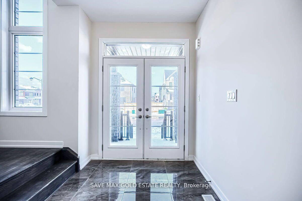Photo 3 of 99 Lilac Circle, Haldimand — HOMEH
