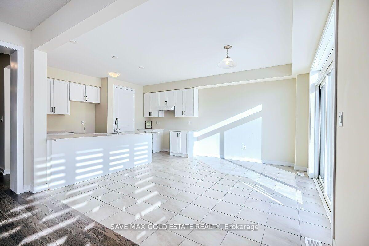 Photo 9 of 99 Lilac Circle, Haldimand — HOMEH