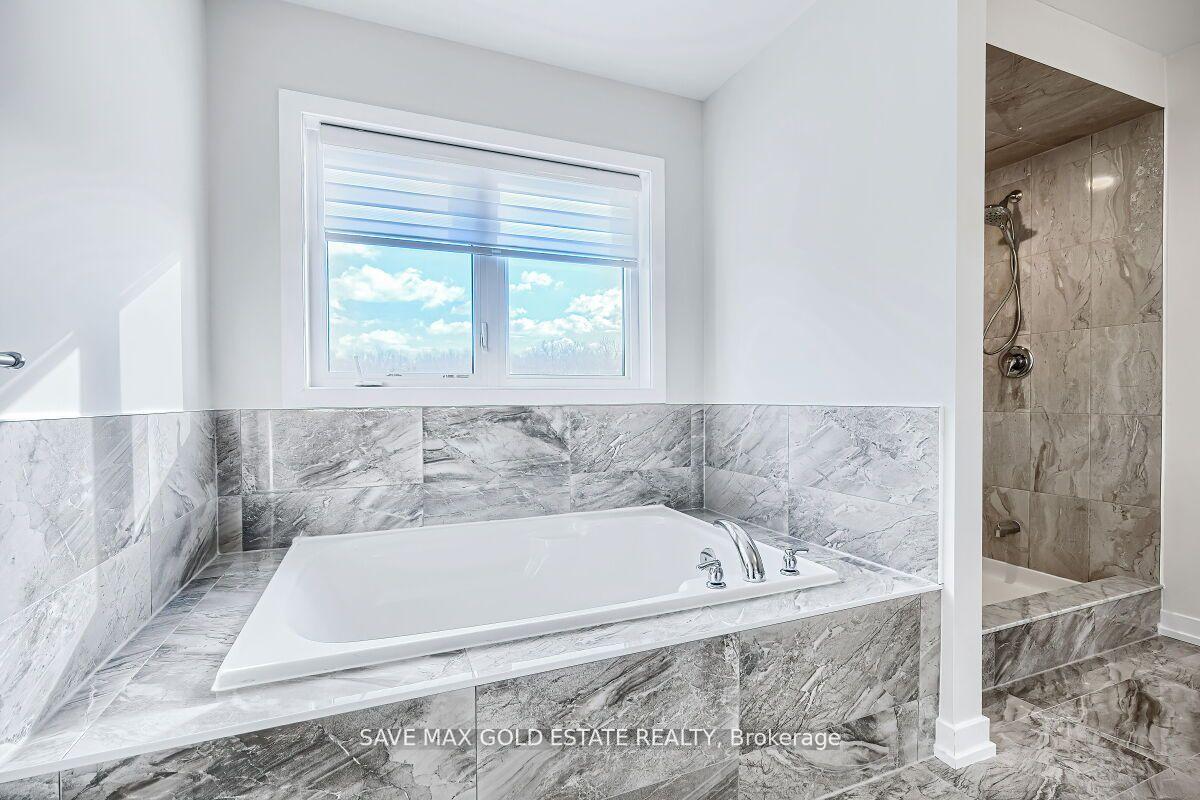 Photo 10 of 99 Lilac Circle, Haldimand — HOMEH