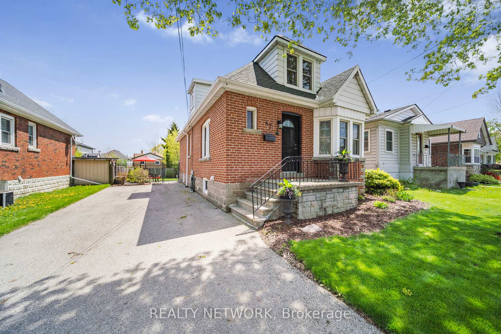 Photo 4 of 47 East 15th Street, Hamilton, Inch Park — HOMEH