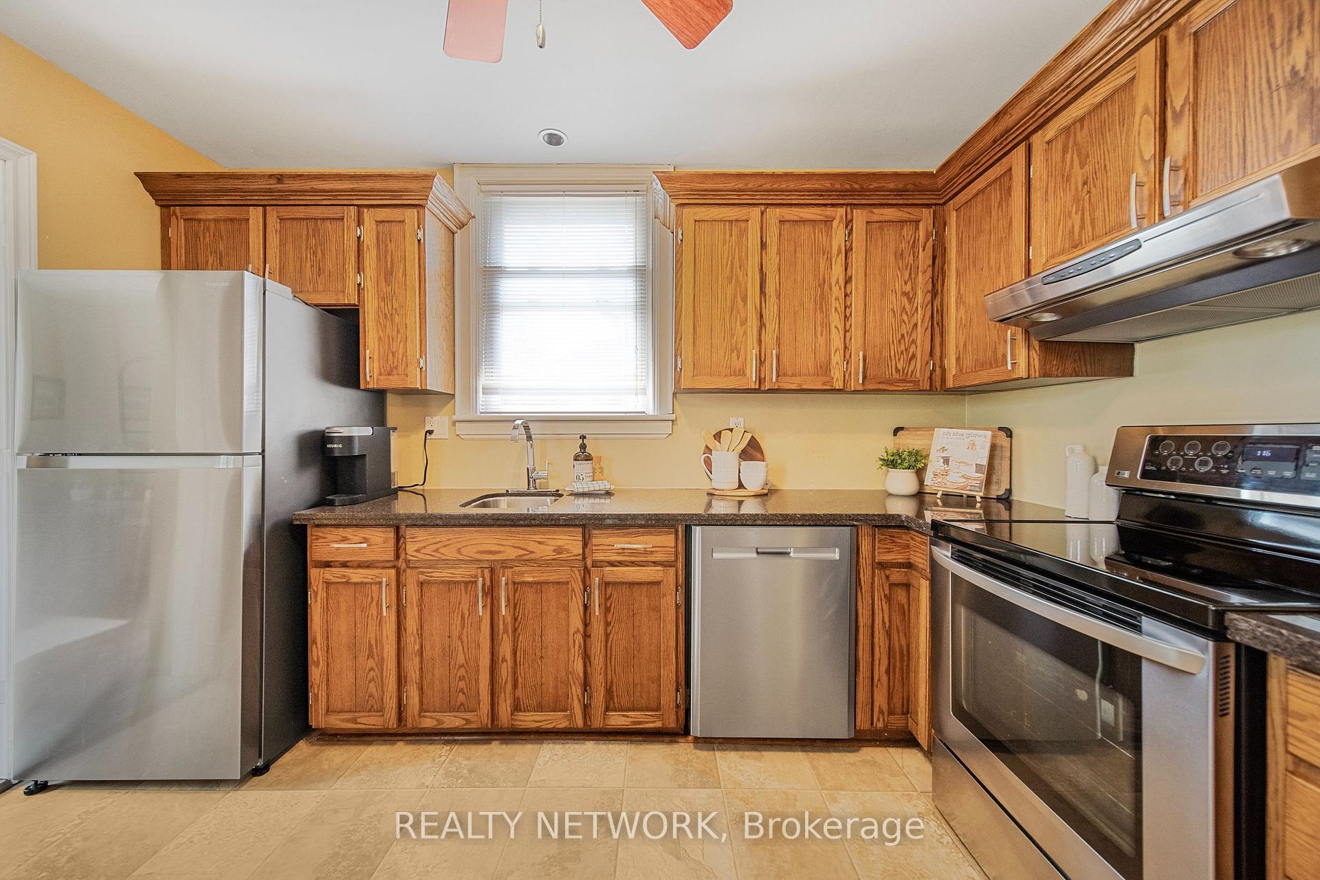 Photo 5 of 47 East 15th Street, Hamilton, Inch Park — HOMEH