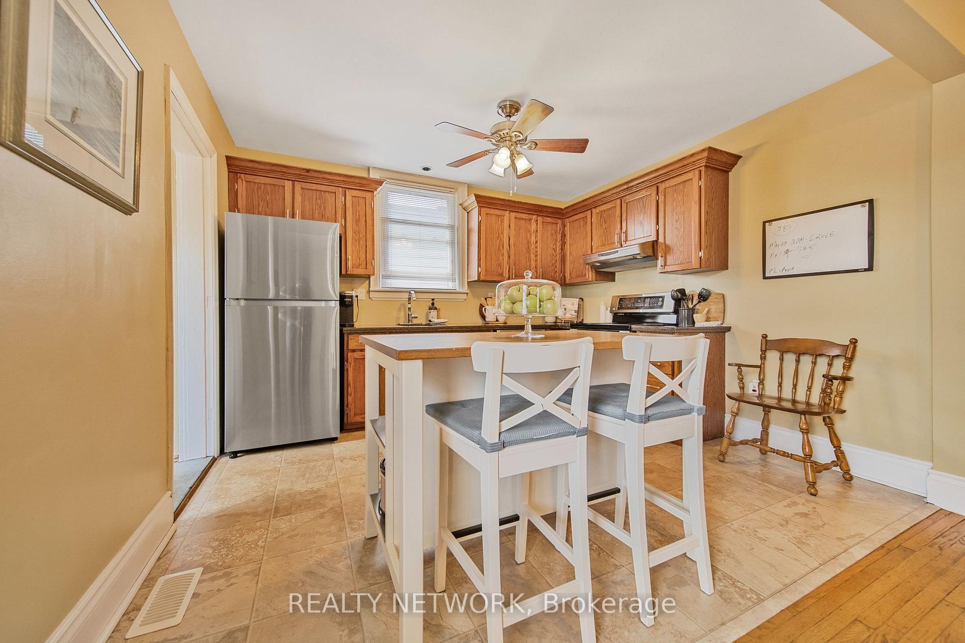 Photo 11 of 47 East 15th Street, Hamilton, Inch Park — HOMEH