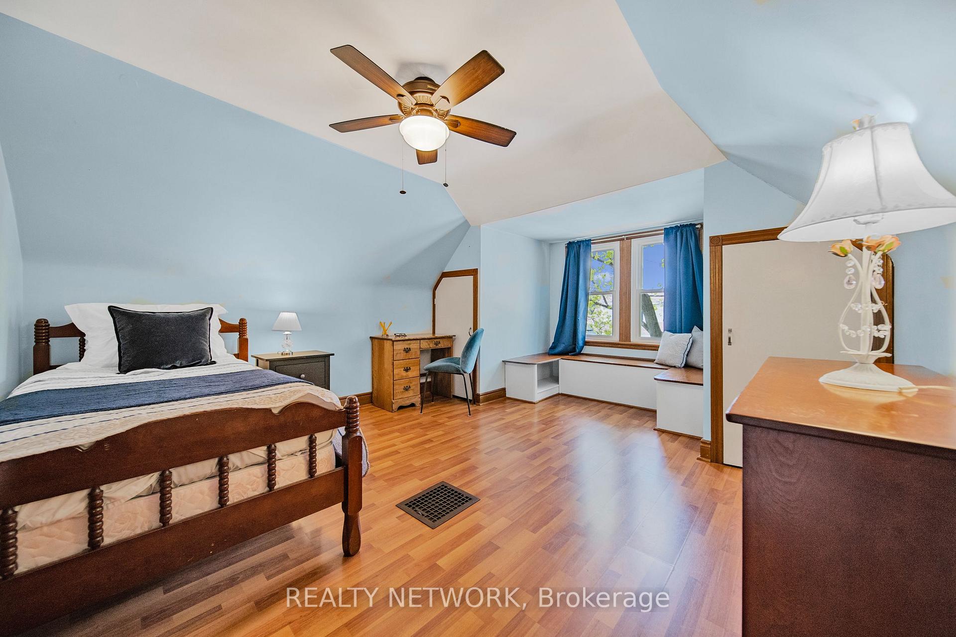 Photo 15 of 47 East 15th Street, Hamilton, Inch Park — HOMEH