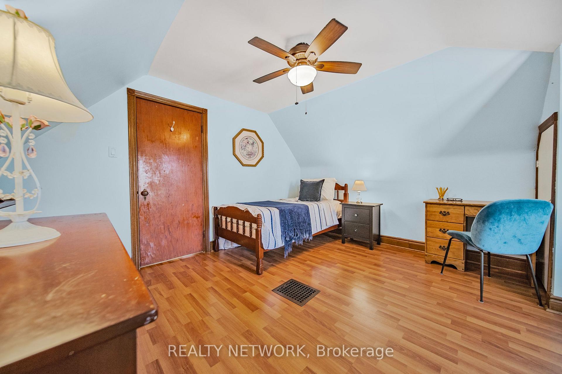 Photo 23 of 47 East 15th Street, Hamilton, Inch Park — HOMEH