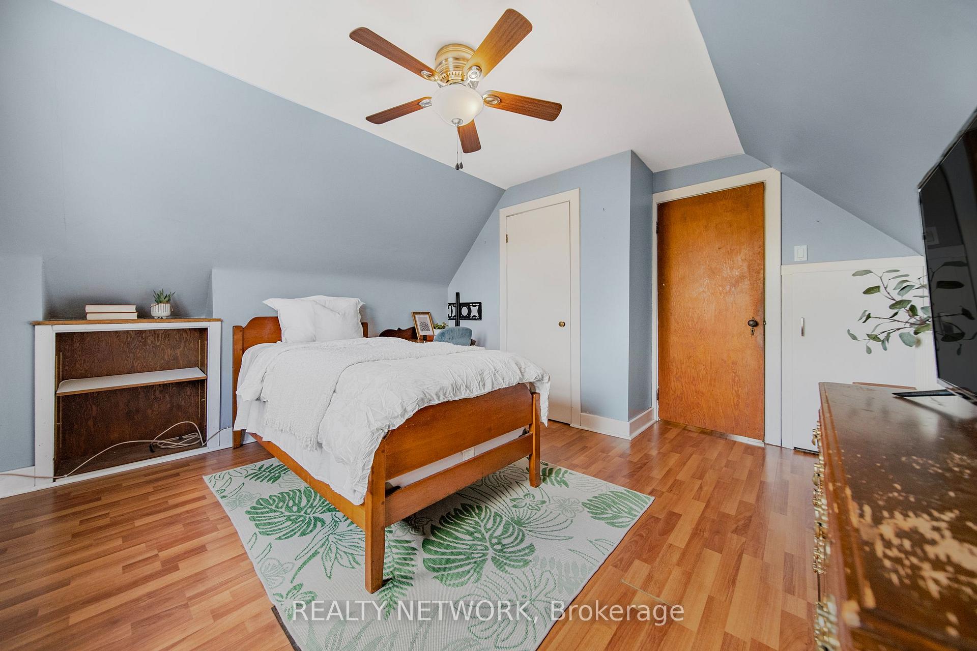 Photo 18 of 47 East 15th Street, Hamilton, Inch Park — HOMEH