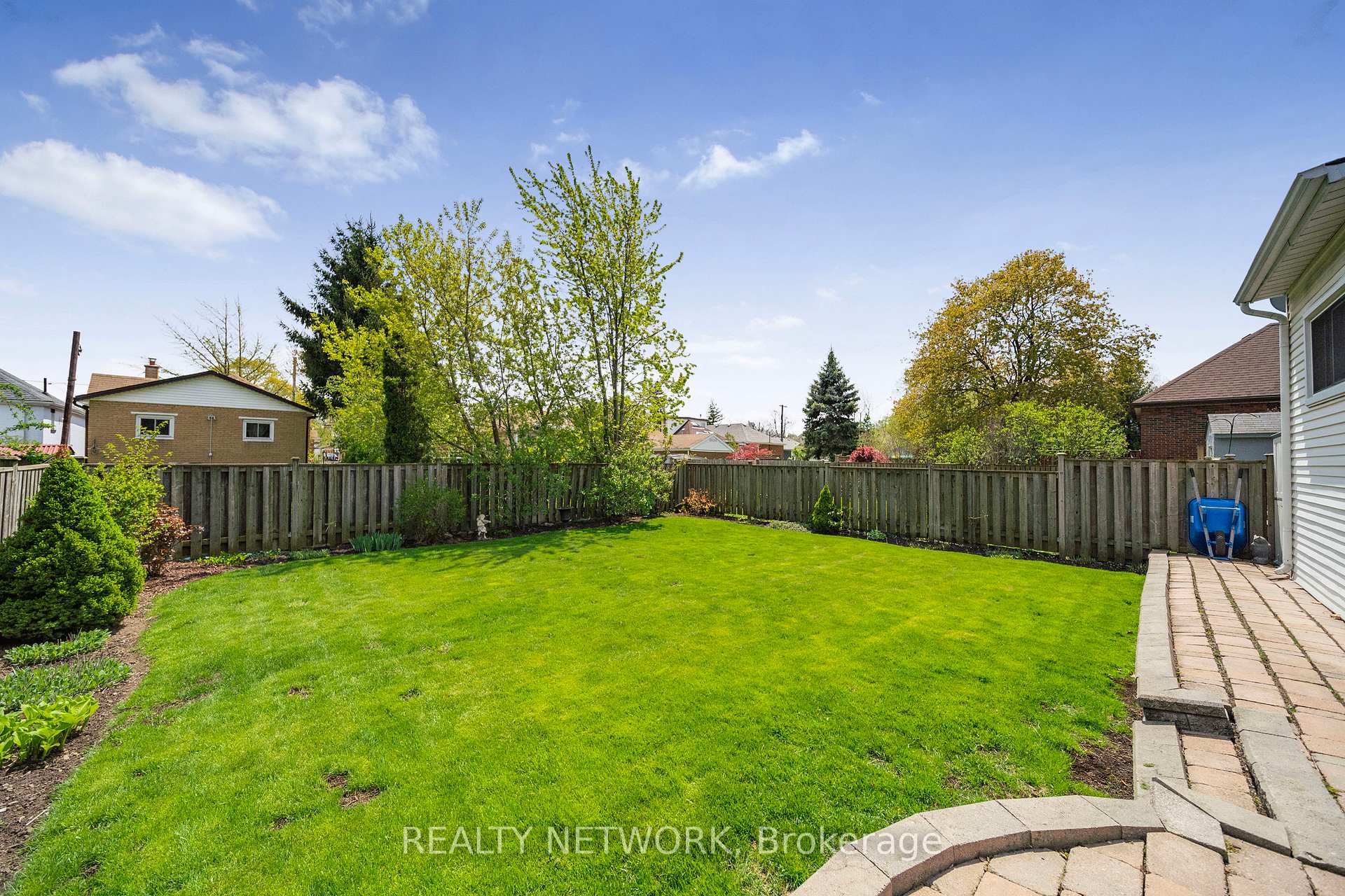 Photo 34 of 47 East 15th Street, Hamilton, Inch Park — HOMEH