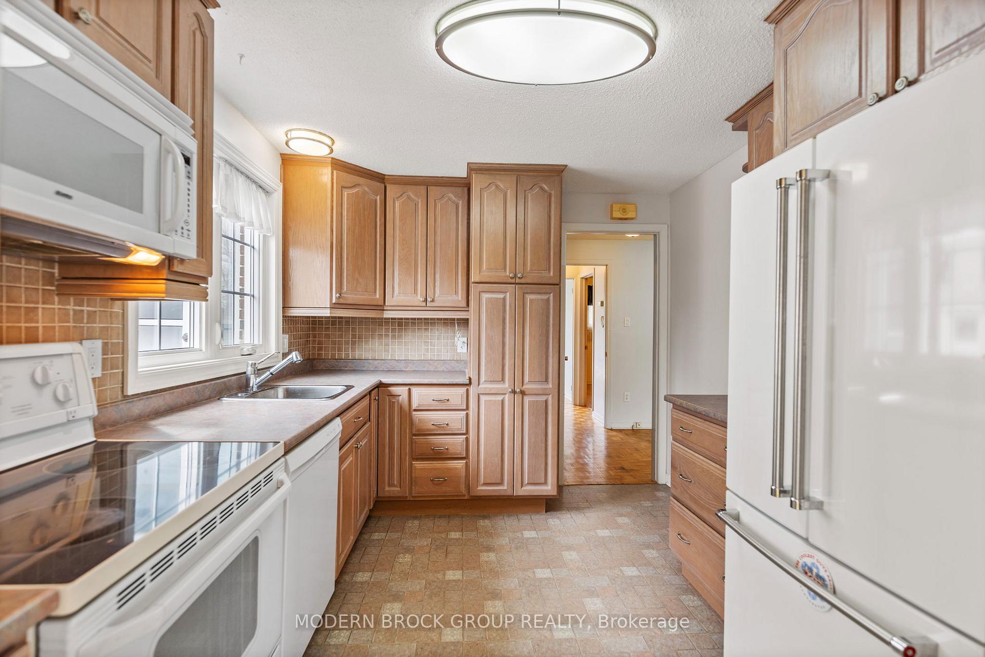Photo 8 of 1896 Elmridge Drive, Ottawa, Beacon Hill South — HOMEH