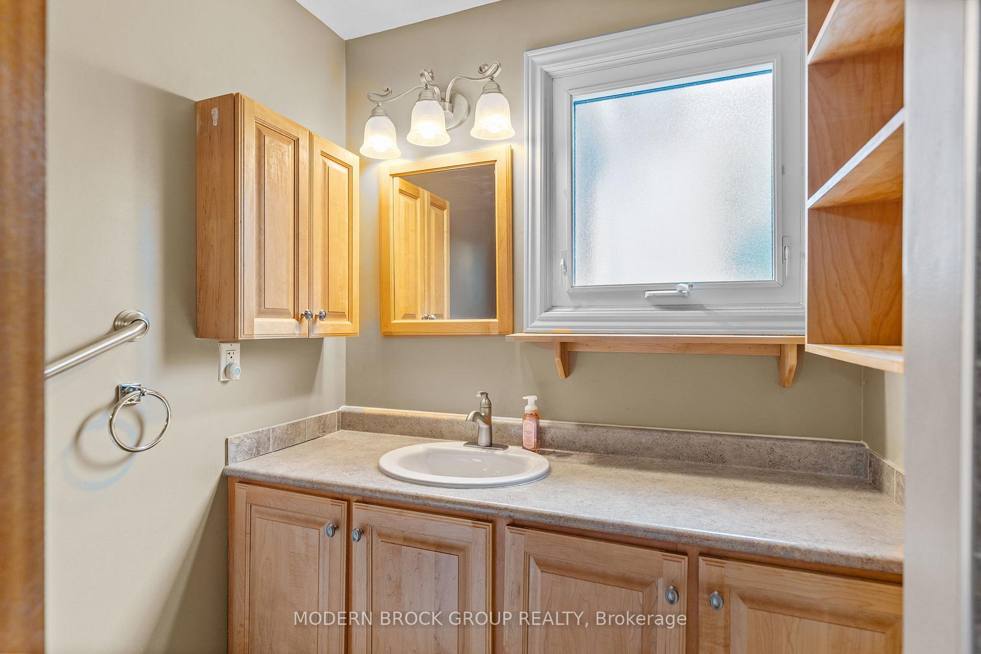 Photo 12 of 1896 Elmridge Drive, Ottawa, Beacon Hill South — HOMEH