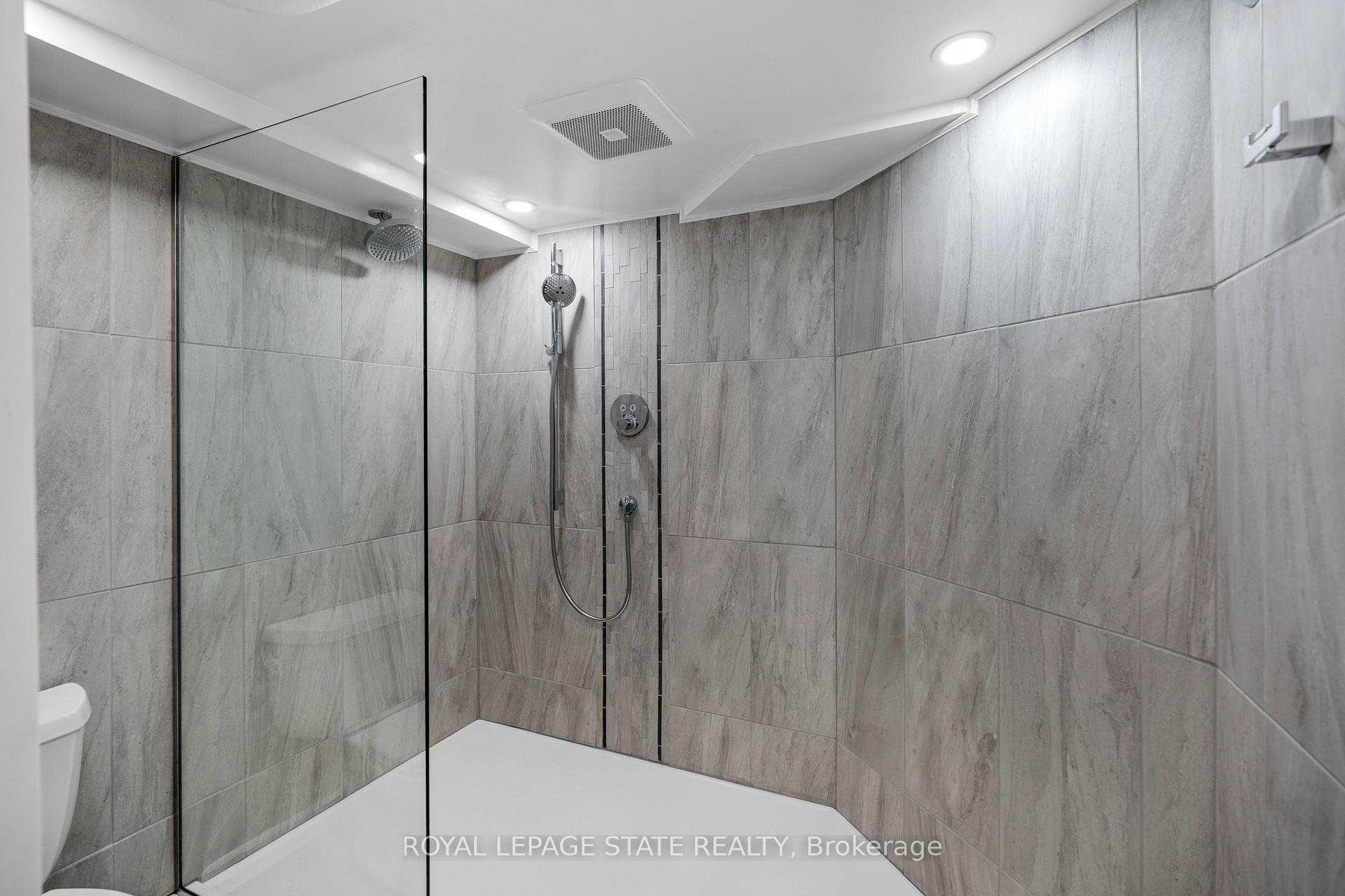 Photo 15 of 46 East 38th Street, Hamilton, Raleigh — HOMEH