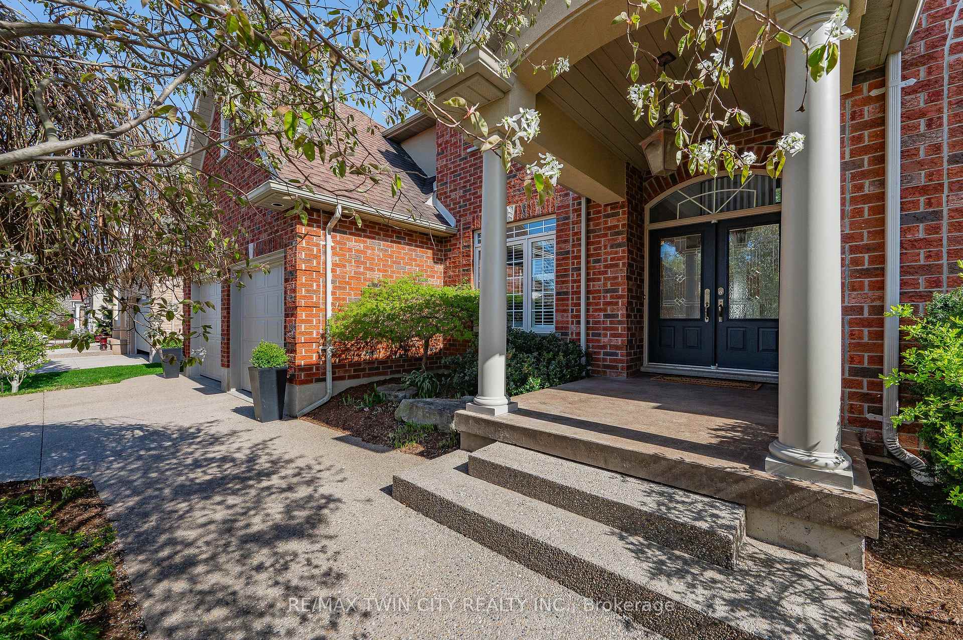 Photo 24 of 533 Falconridge Crescent, Kitchener — HOMEH
