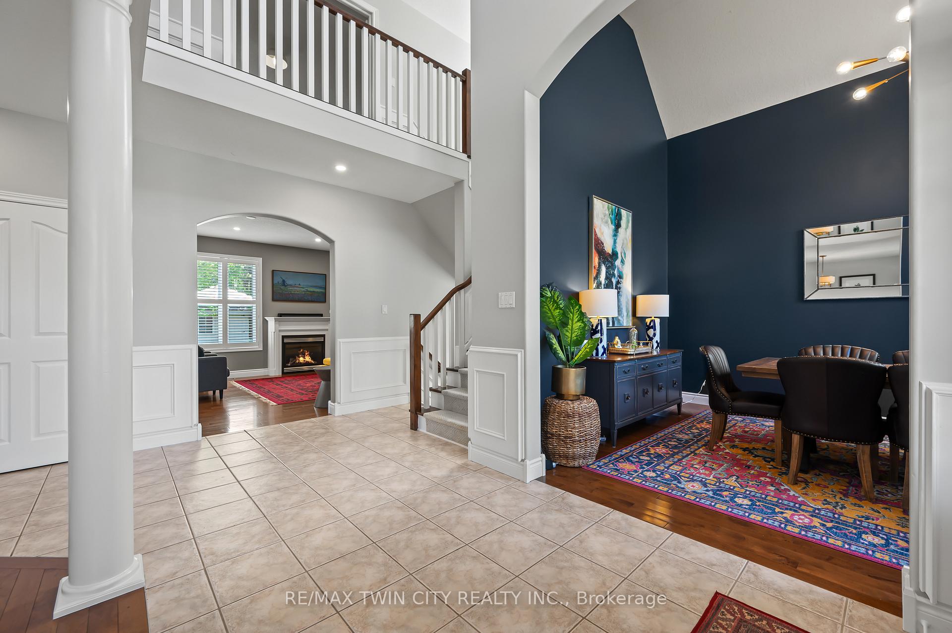 Photo 2 of 533 Falconridge Crescent, Kitchener — HOMEH