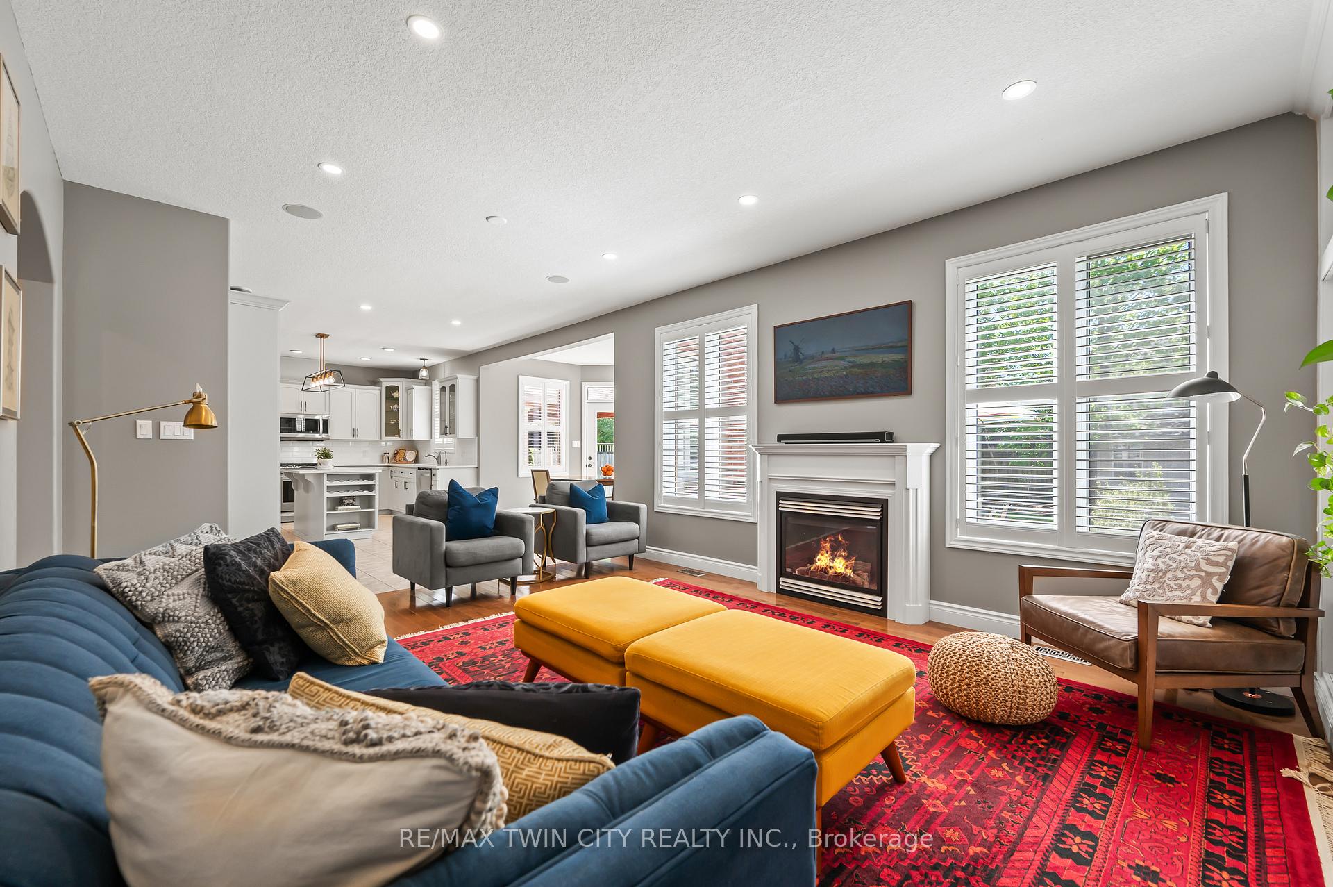 Photo 3 of 533 Falconridge Crescent, Kitchener — HOMEH