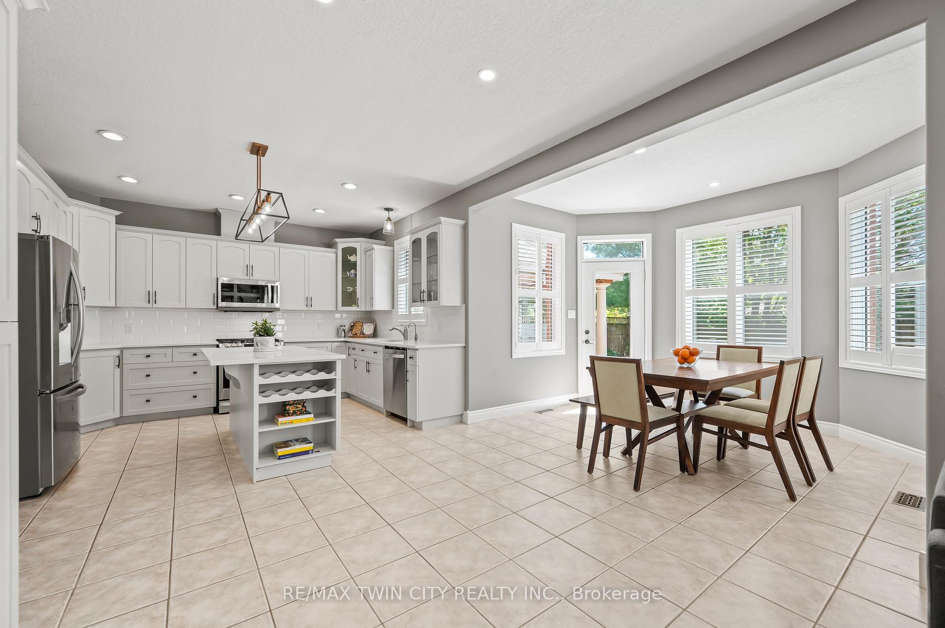 Photo 20 of 533 Falconridge Crescent, Kitchener — HOMEH