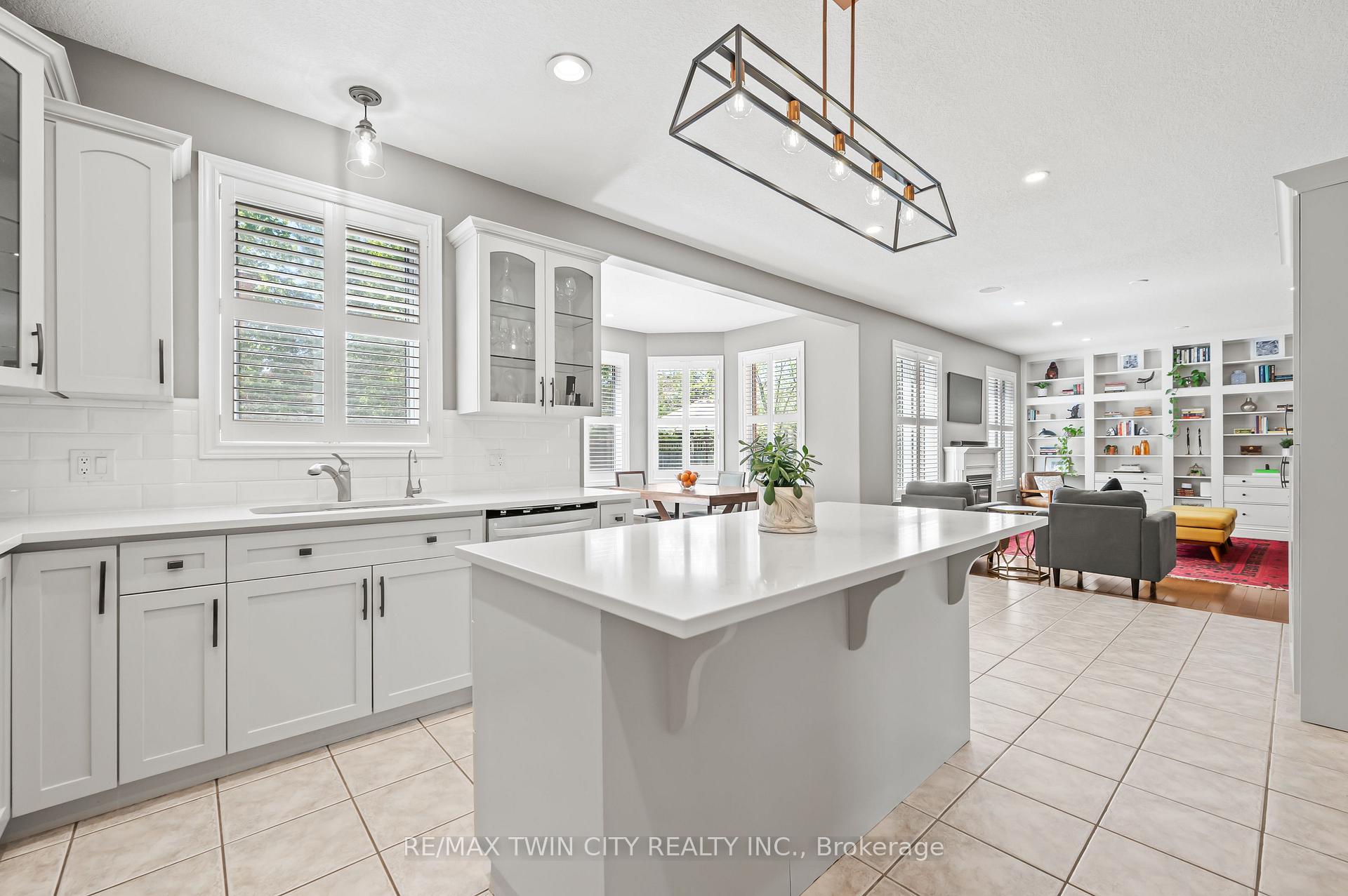 Photo 16 of 533 Falconridge Crescent, Kitchener — HOMEH