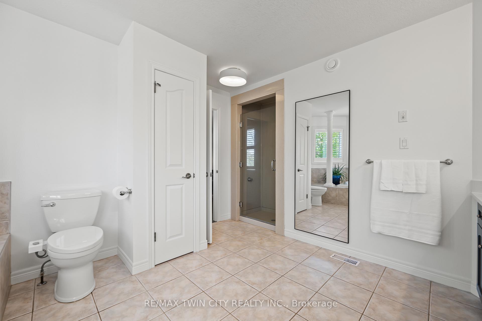Photo 26 of 533 Falconridge Crescent, Kitchener — HOMEH