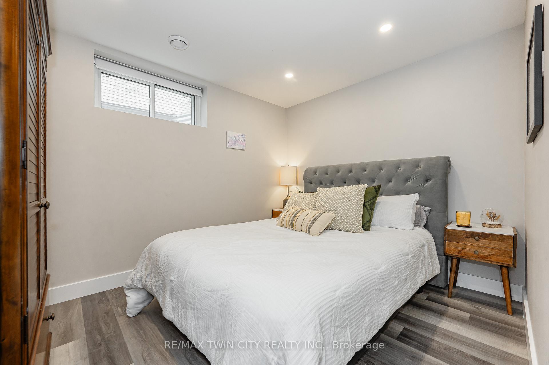 Photo 40 of 533 Falconridge Crescent, Kitchener — HOMEH